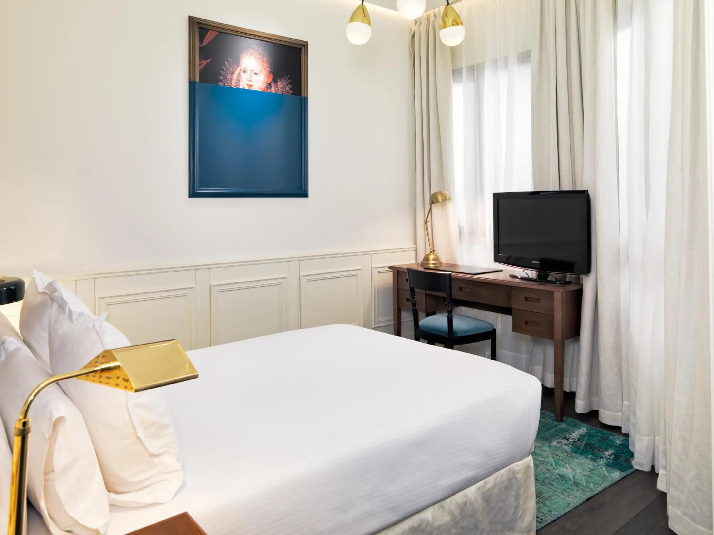 Bedroom, Bed in Boutique Hotel H10 Villa de la Reina