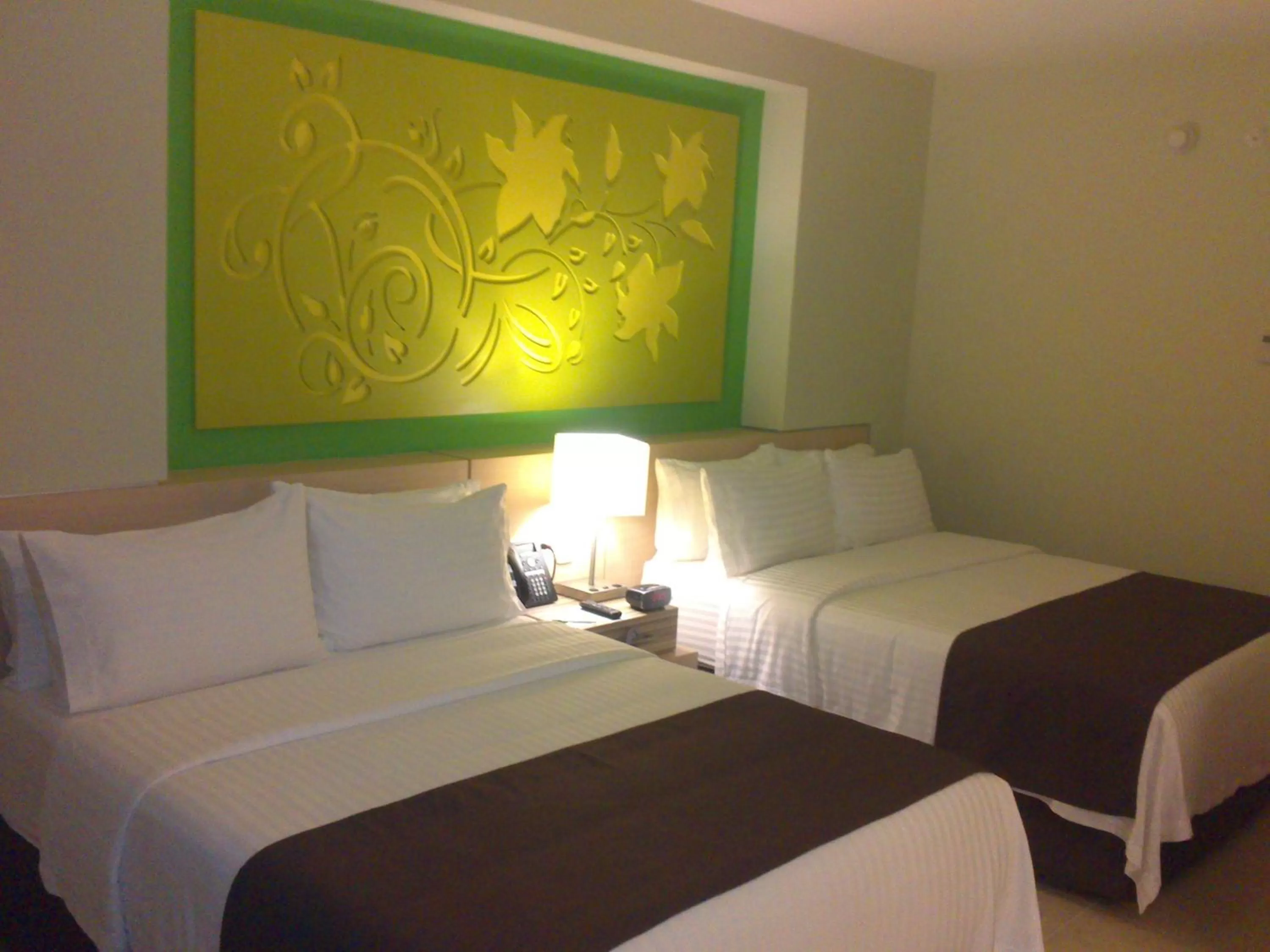 Bathroom, Bed in Holiday Inn Coatzacoalcos by IHG