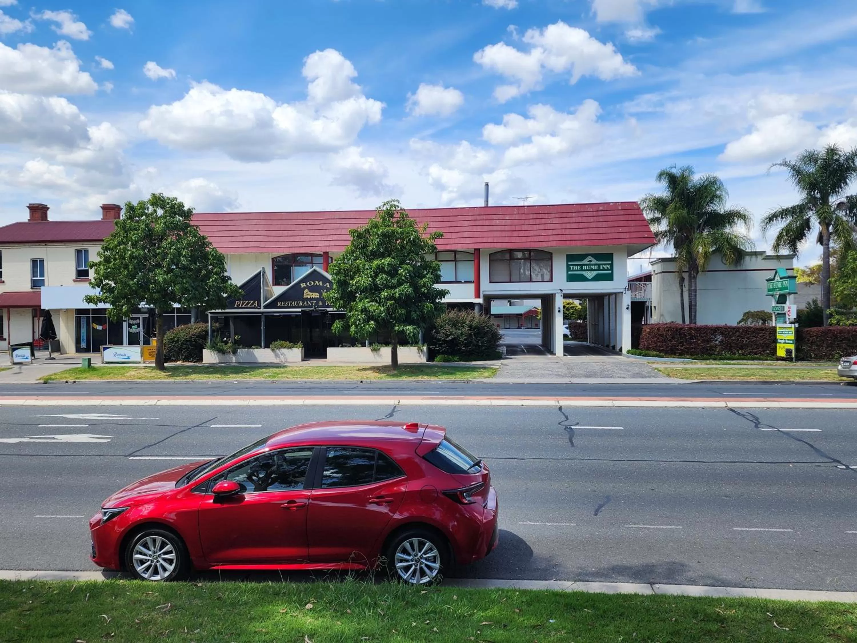 Property building in Hume Inn Motel Albury CBD