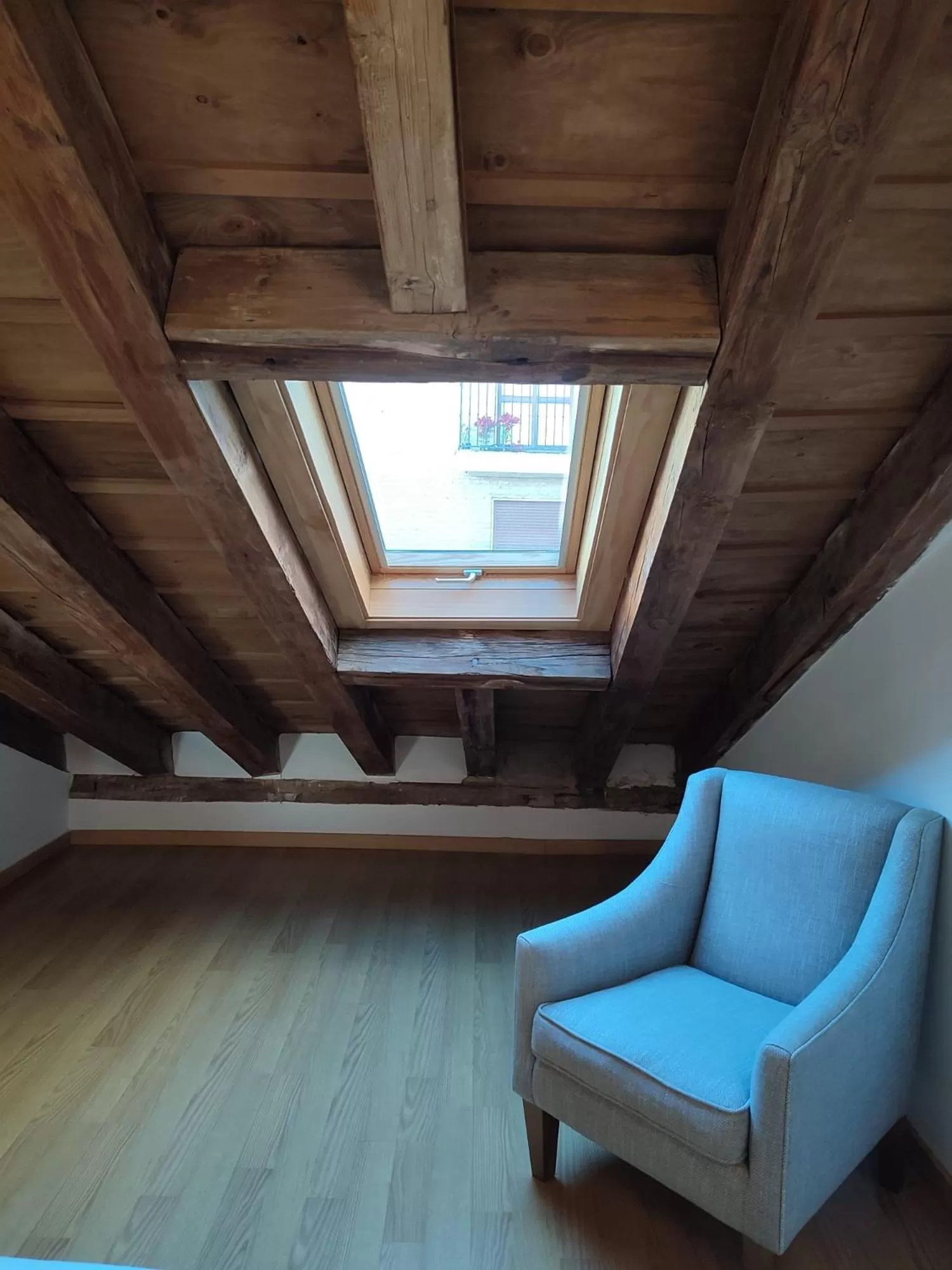 Photo of the whole room in Hotel Simon