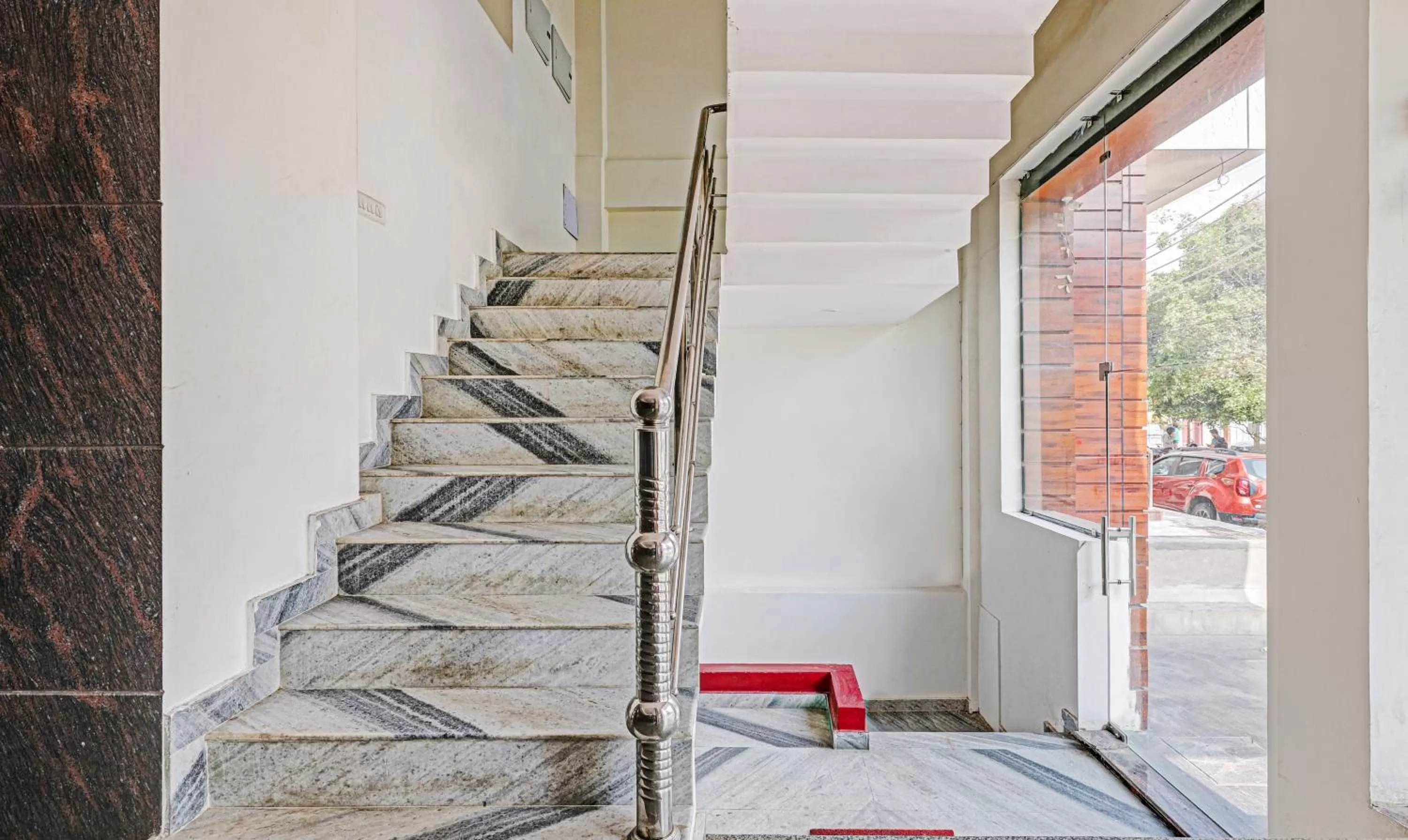 Treebo Trend Silver Stallion