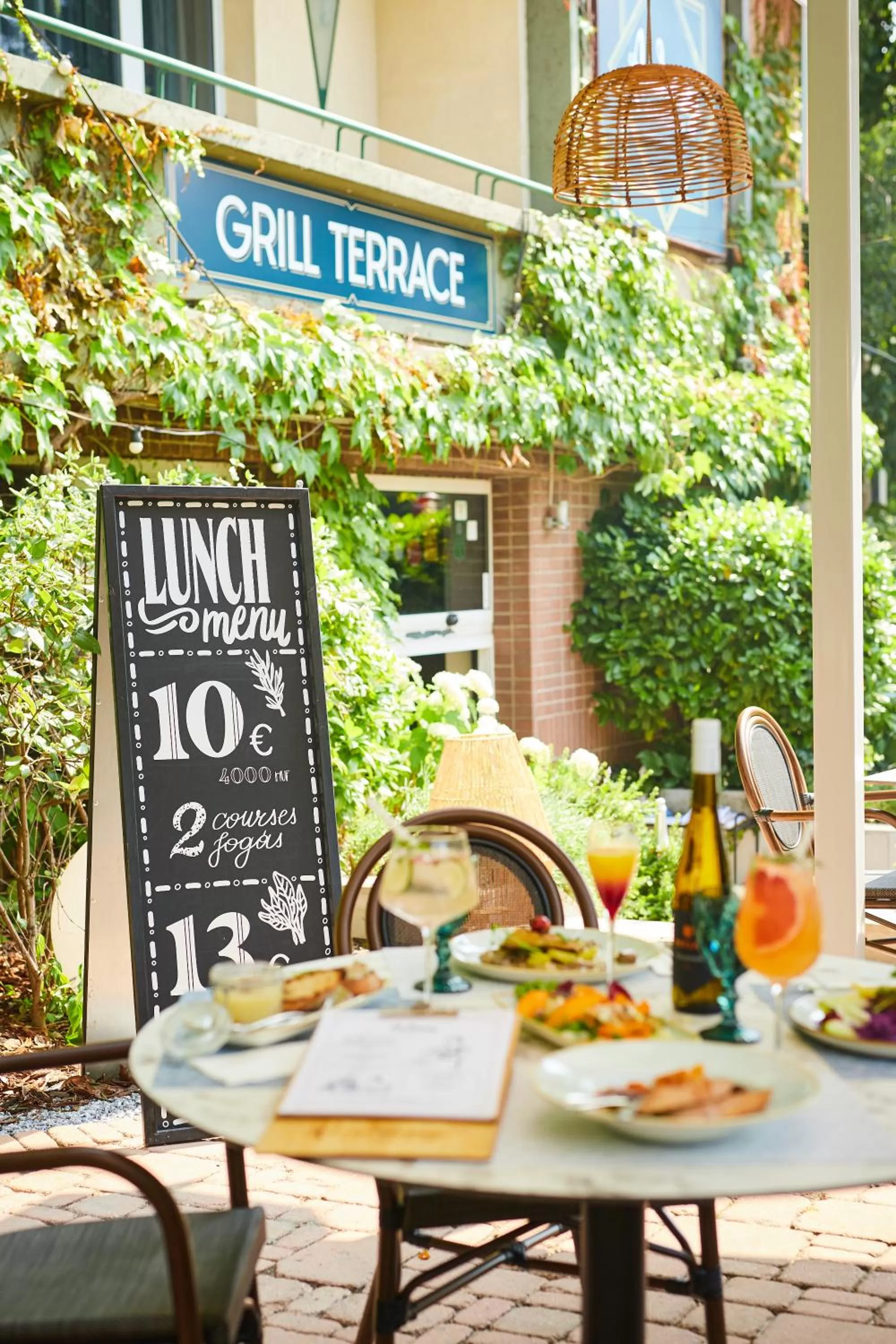 Restaurant/places to eat in Mamaison Hotel Andrassy Budapest