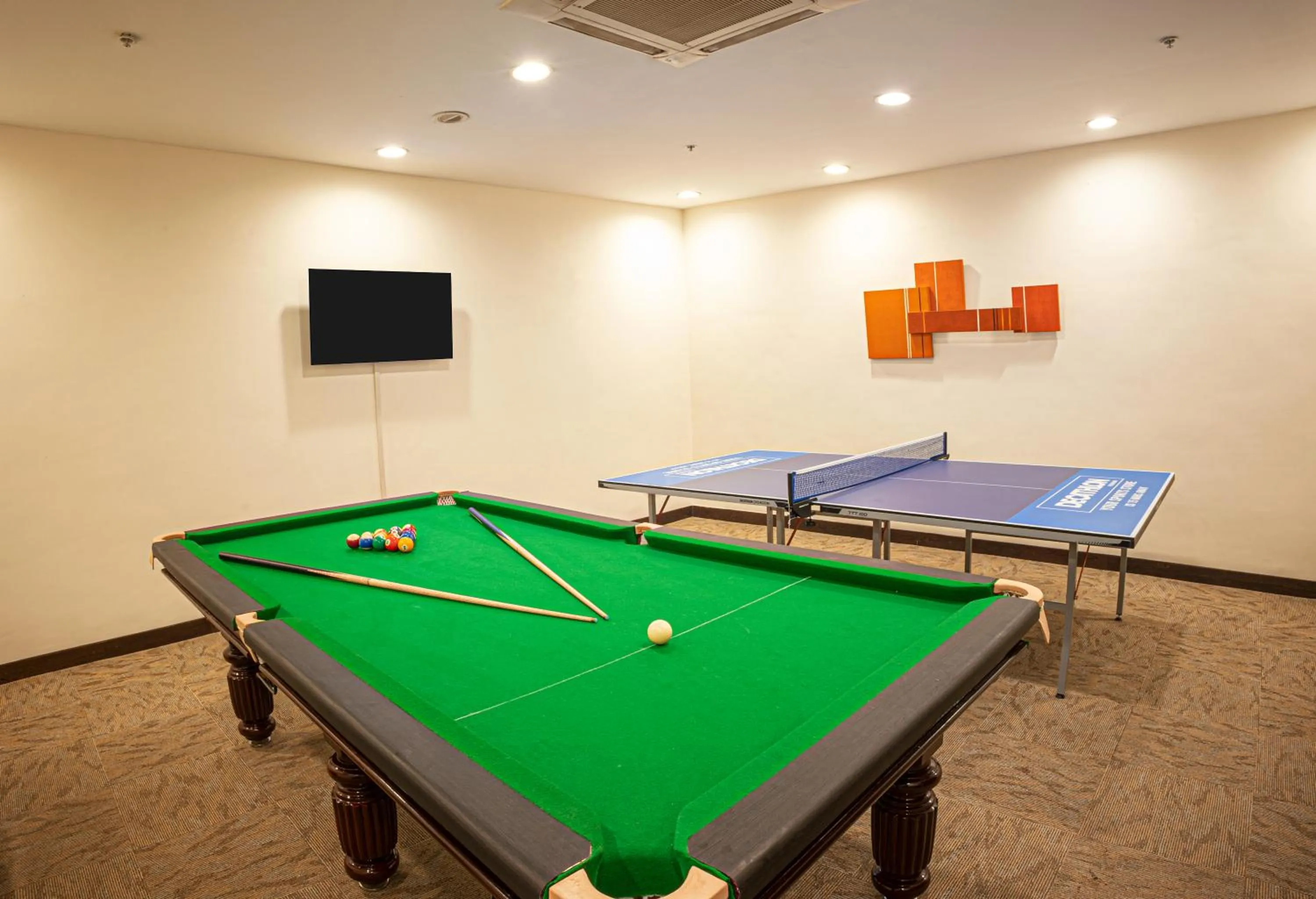 Billiard in Somerset Greenways Chennai