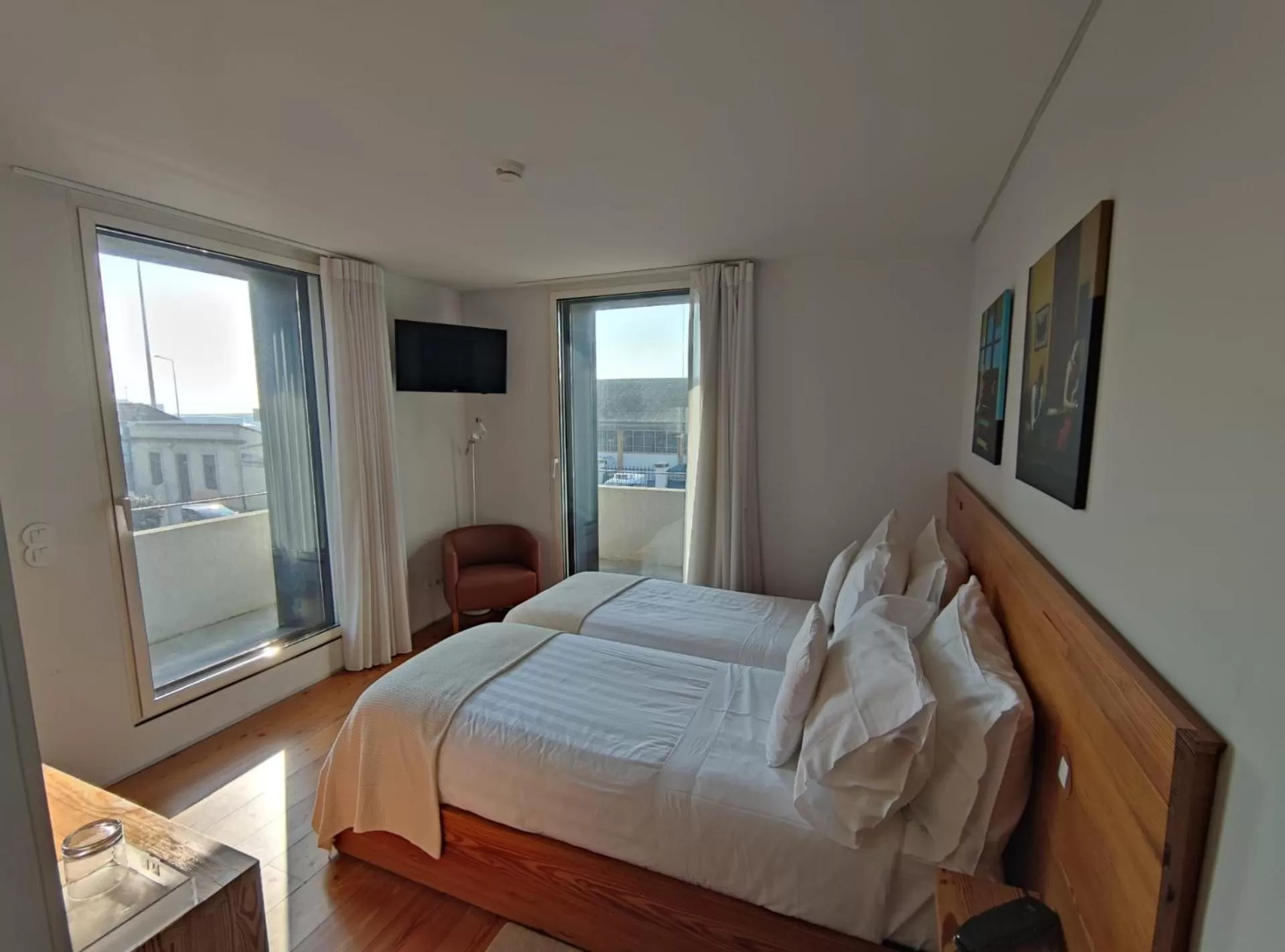 Photo of the whole room in O Valentim