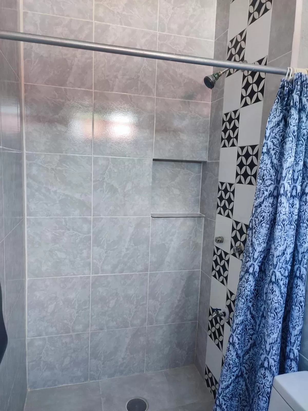 Shower in Hotel Rath