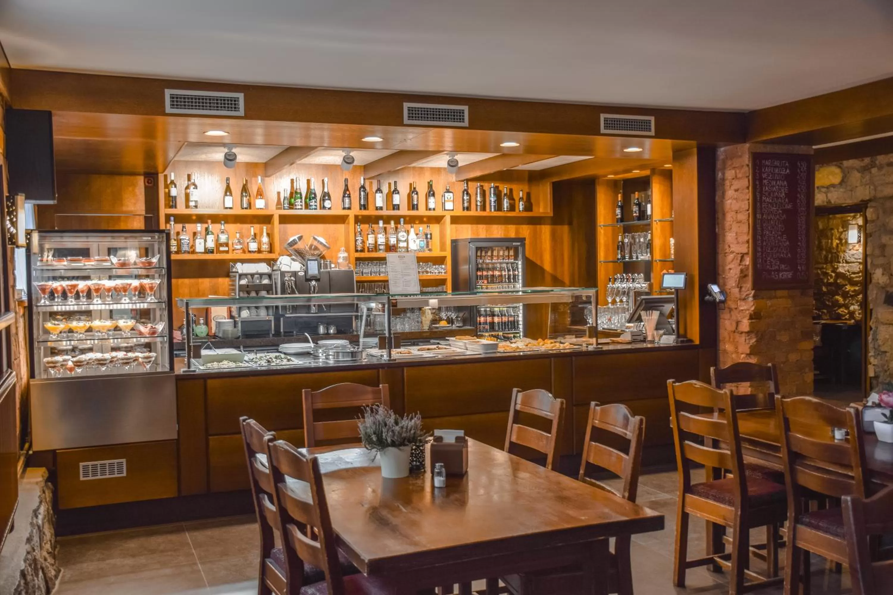 Restaurant/places to eat in Hotel Cēsis