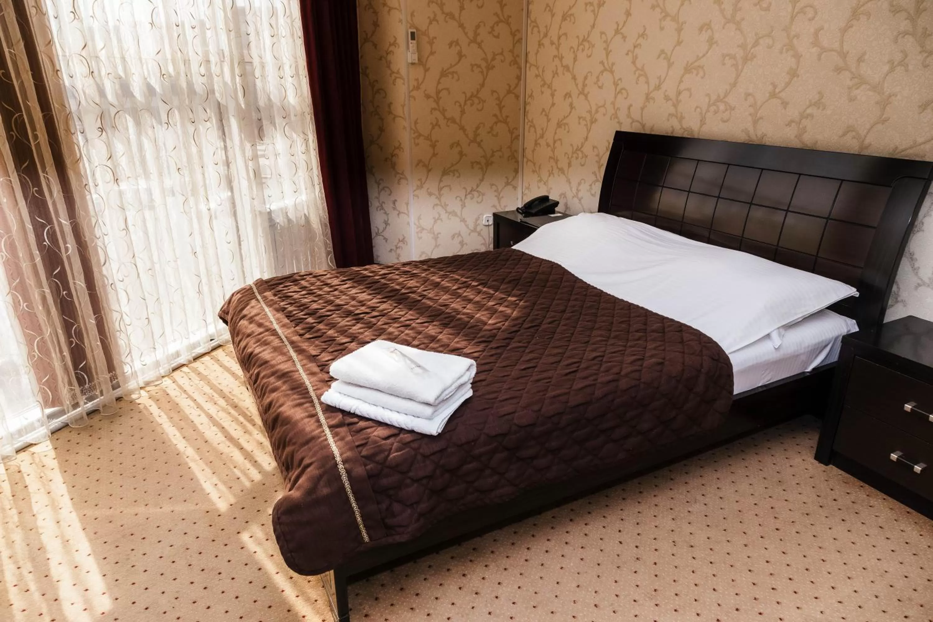 Bed in Golden Palace