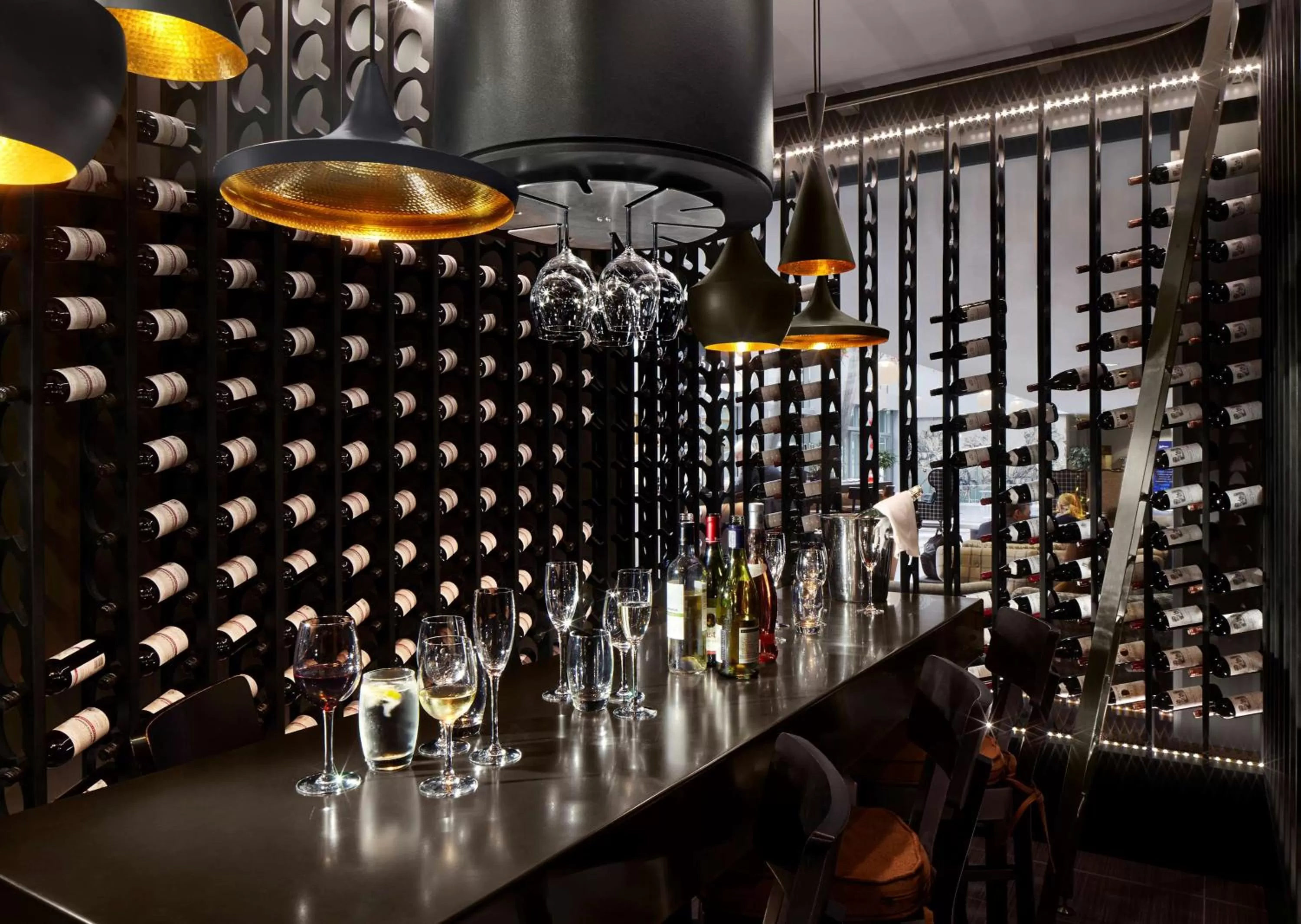 Lounge or bar in Radisson Blu Hotel East Midlands Airport