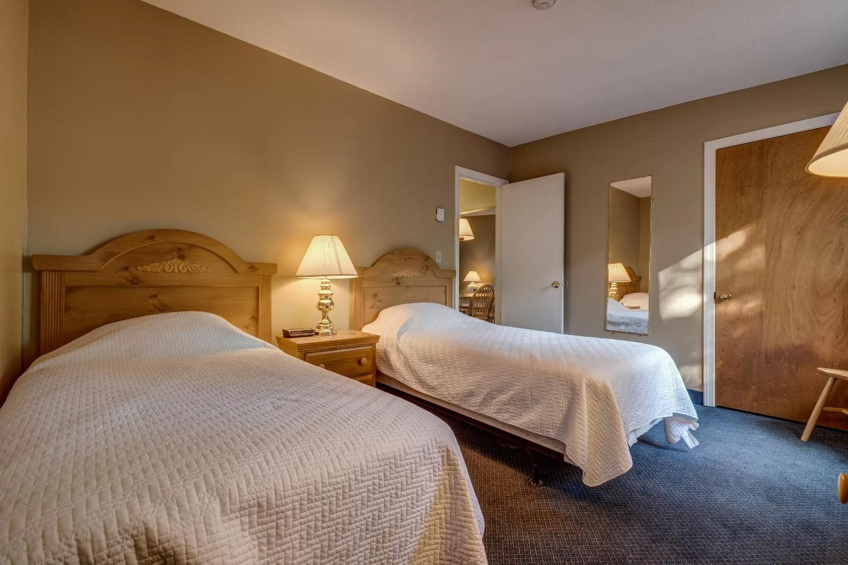 Bedroom, Bed in Village of Winnipesaukee