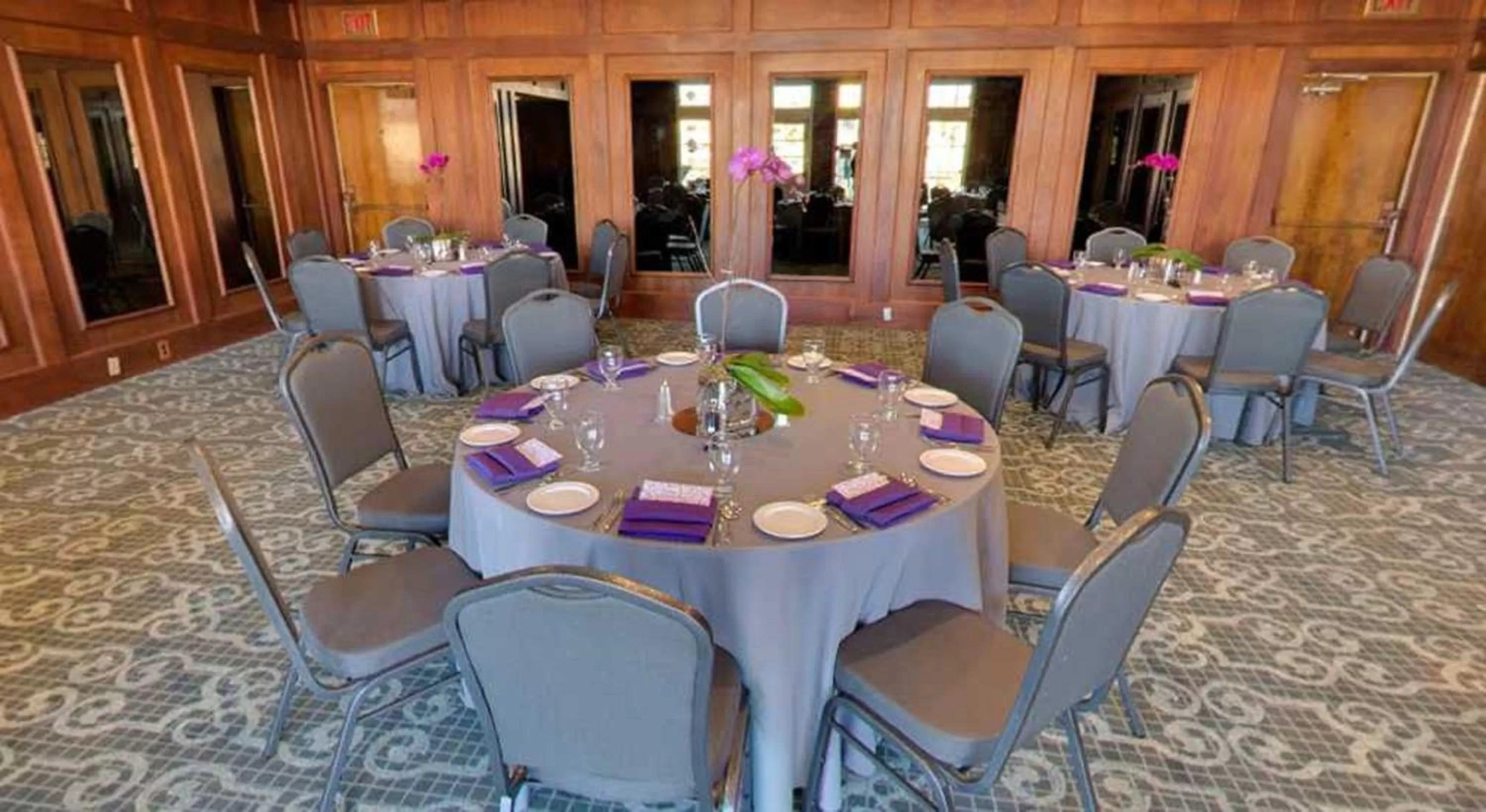 Business facilities in Kings Inn