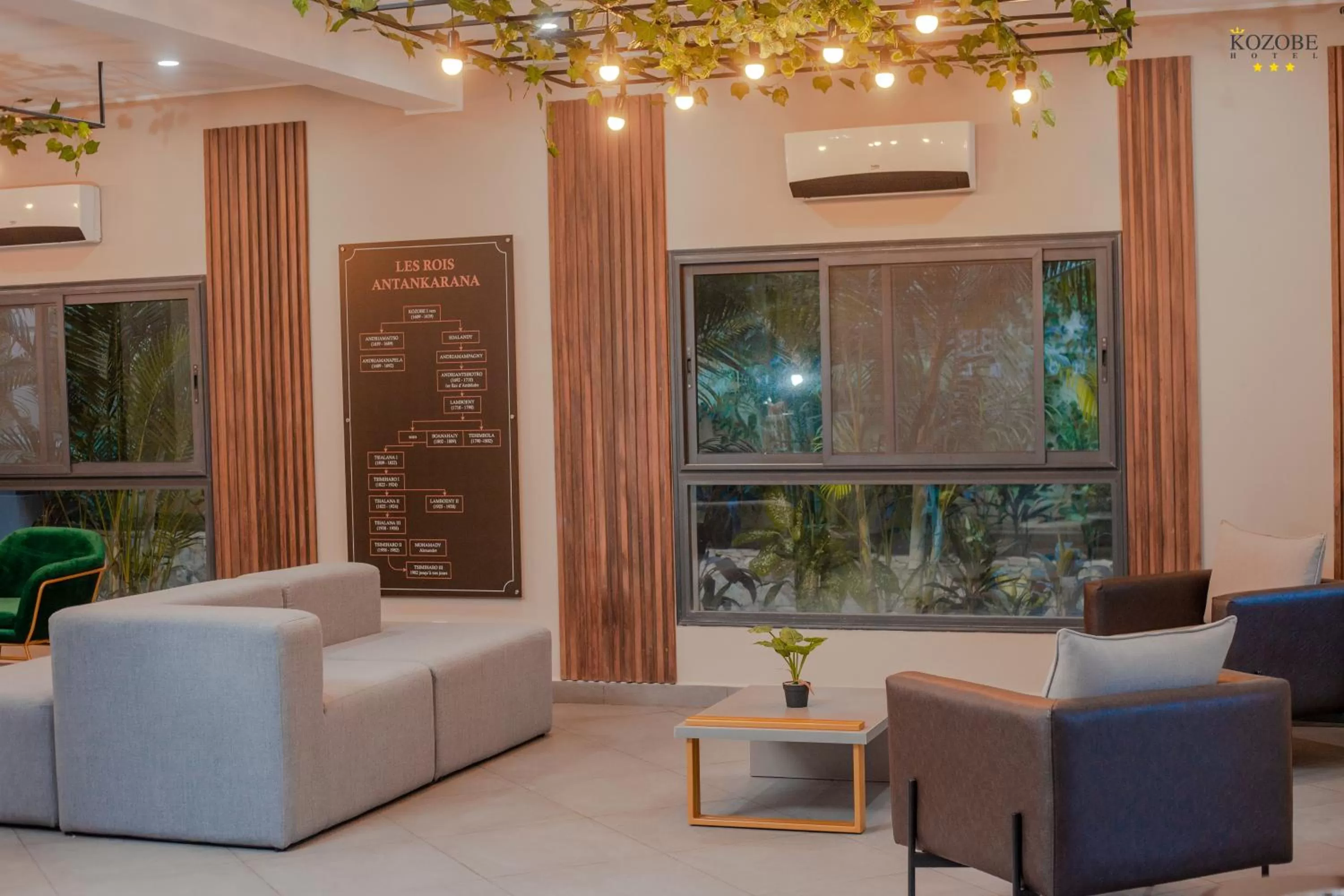 Communal lounge/ TV room, Lobby/Reception in KOZOBE HÔTEL