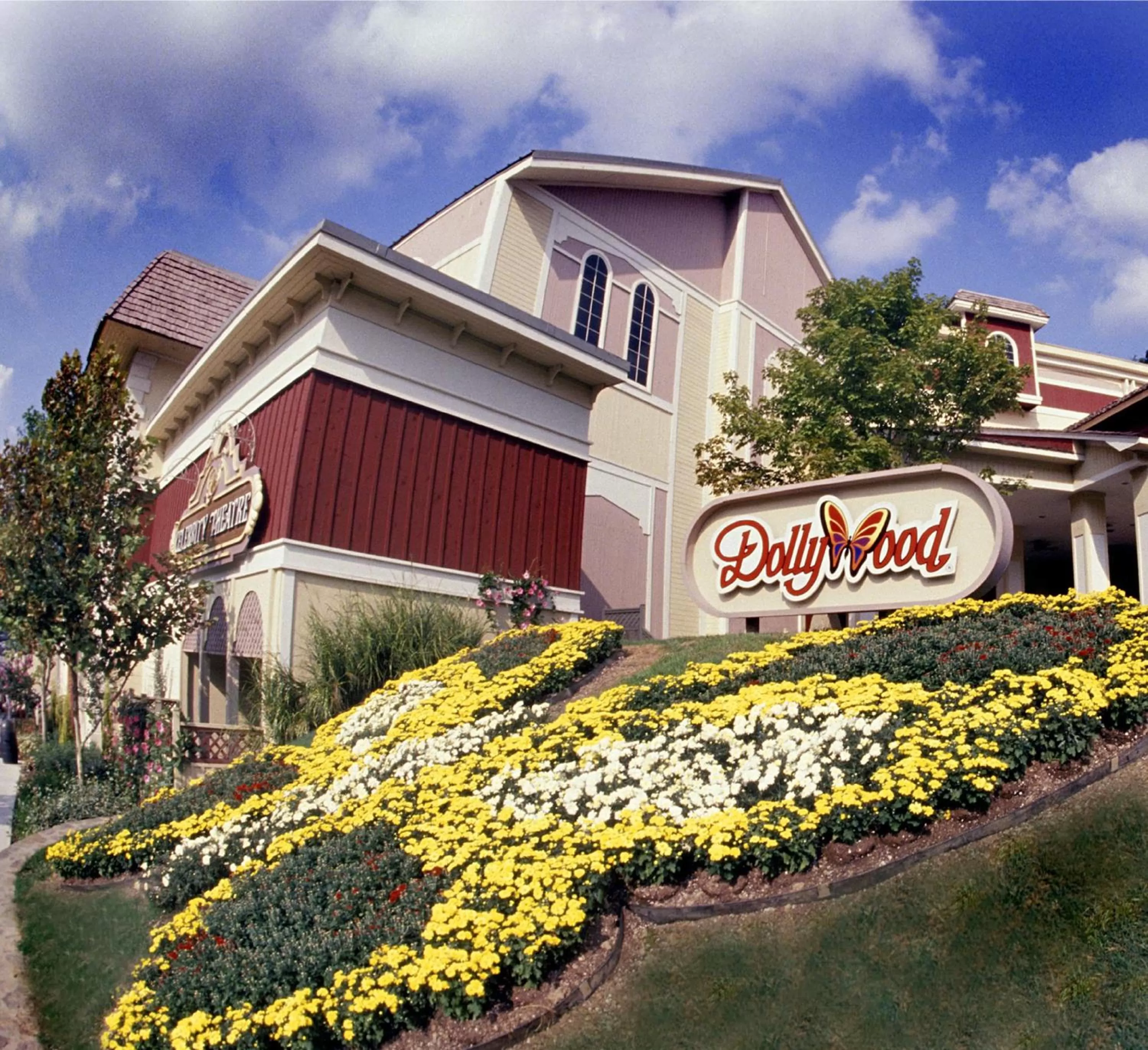Property logo or sign in Travelodge by Wyndham Pigeon Forge Dollywood Lane