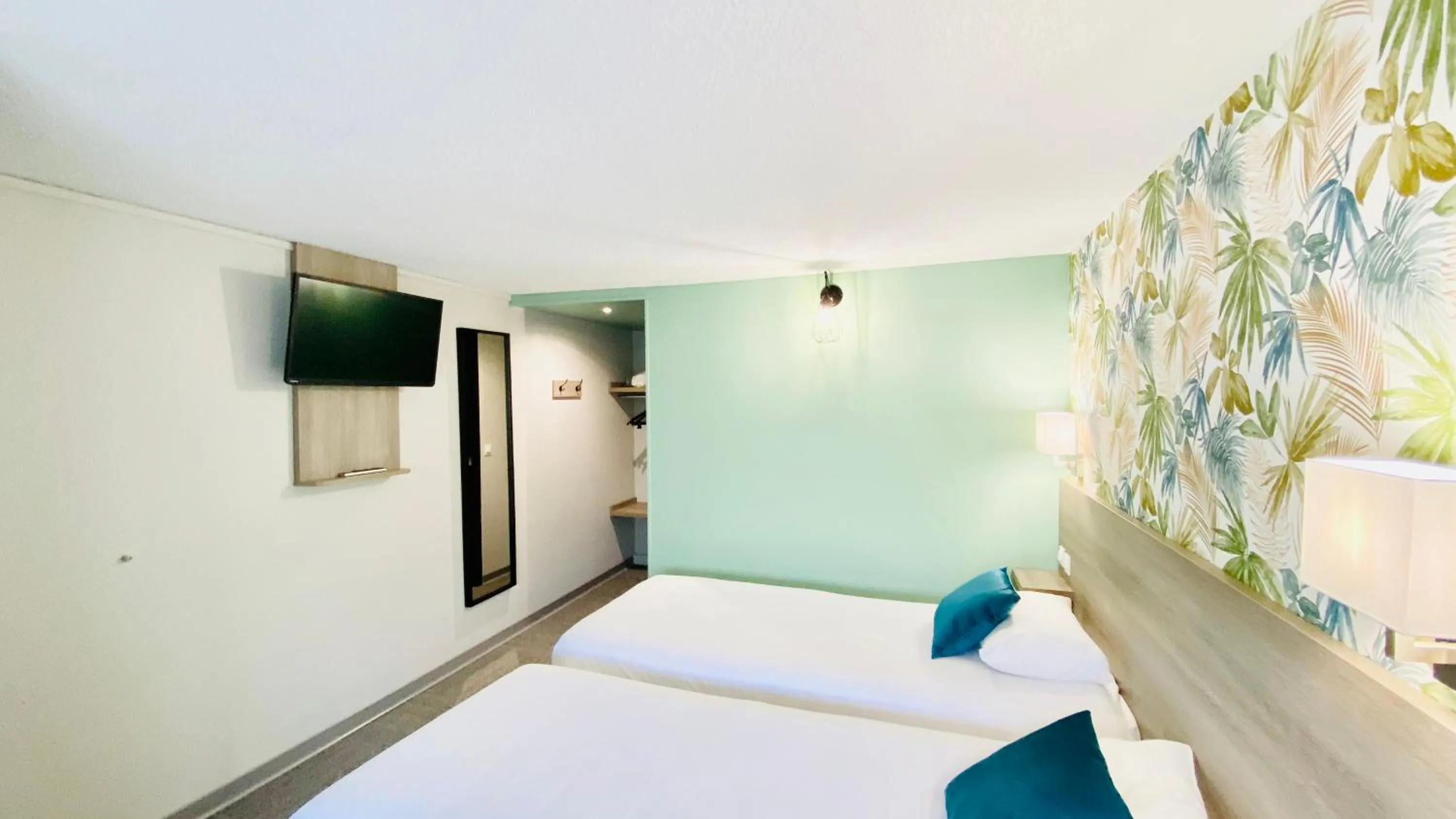 Bed in Campanile Laon