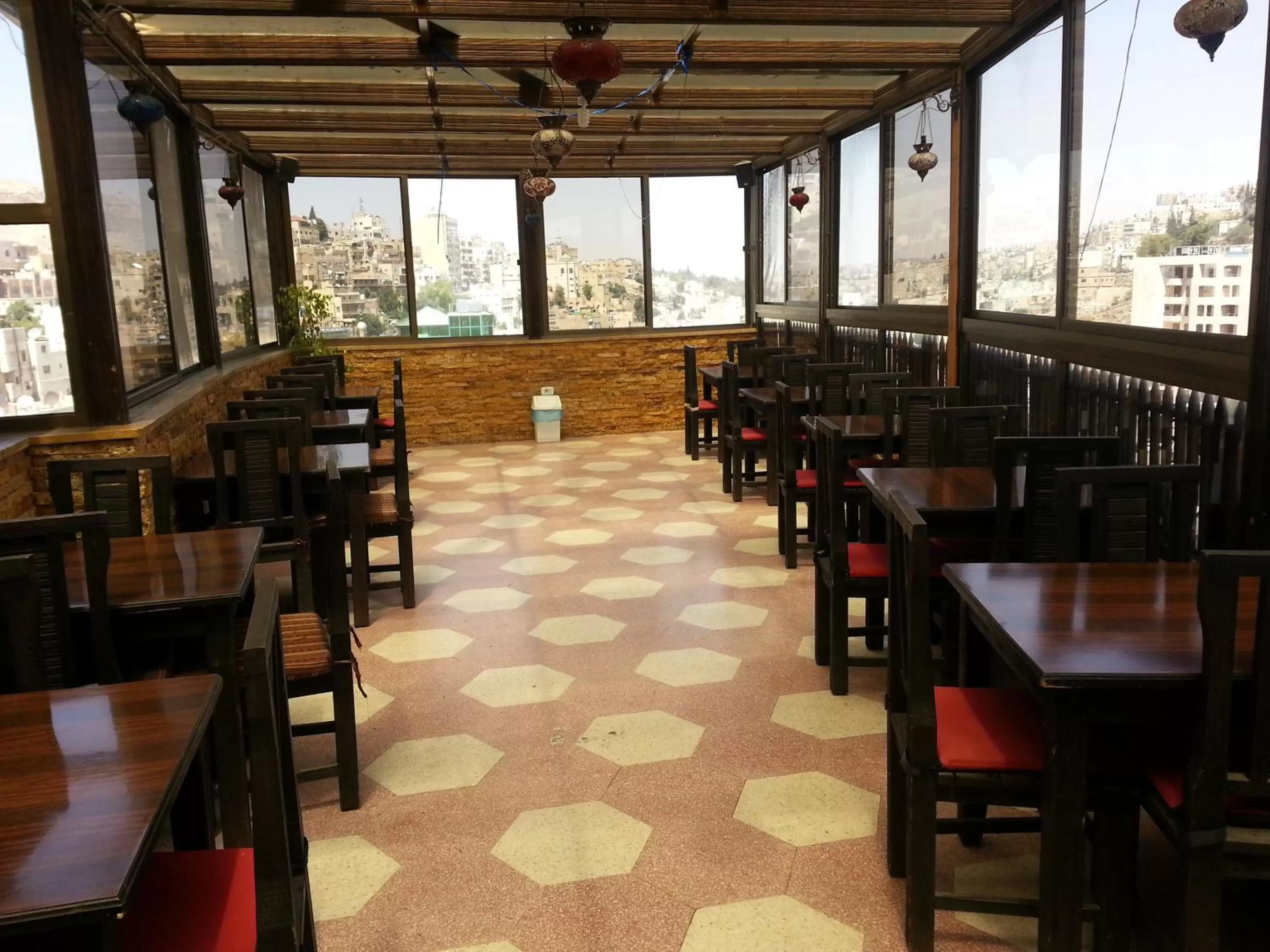 Restaurant/places to eat in Arab Tower Hotel