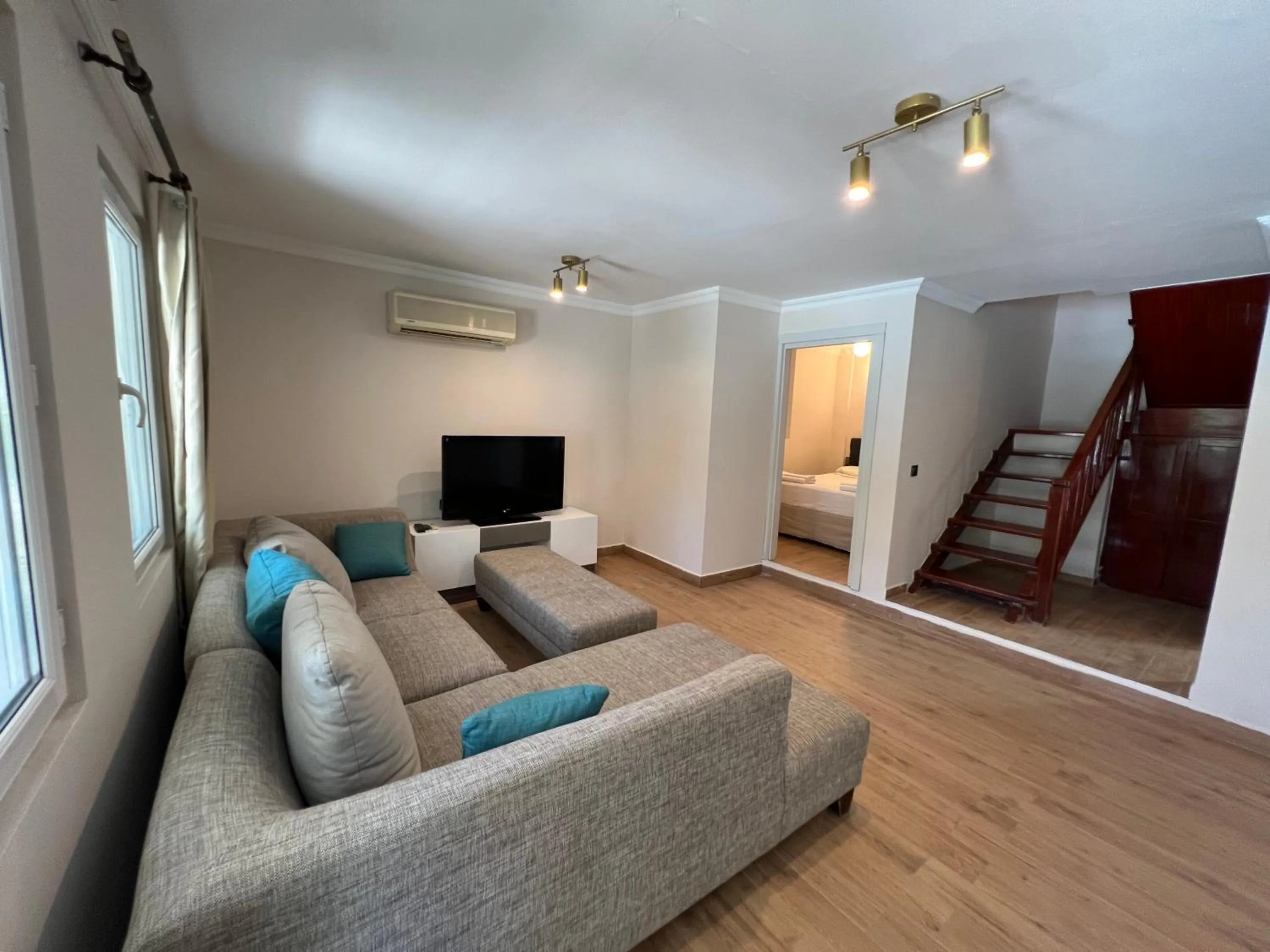 Seating area in Moonshine Hotel & Suites