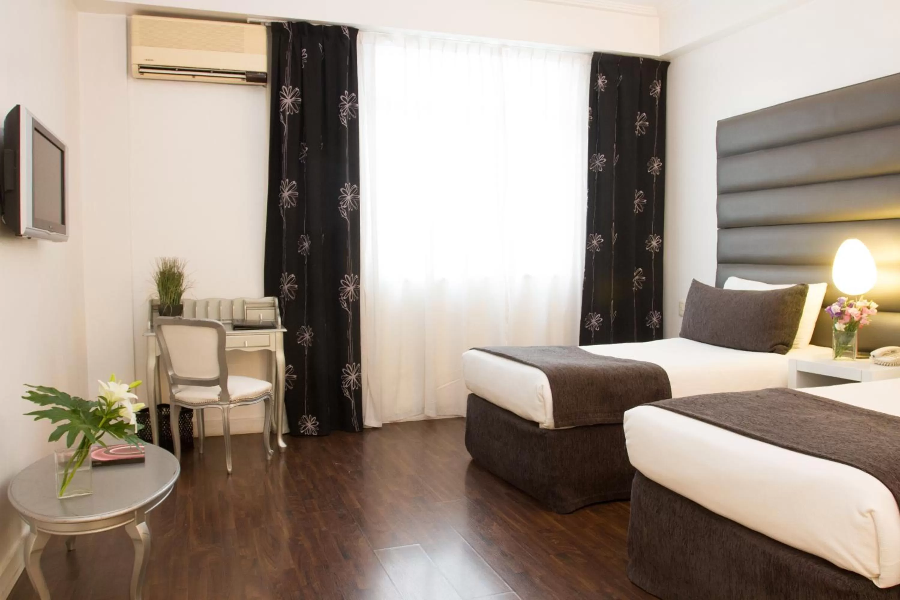 Photo of the whole room, Bed in Le Cinque Lusso Recoleta