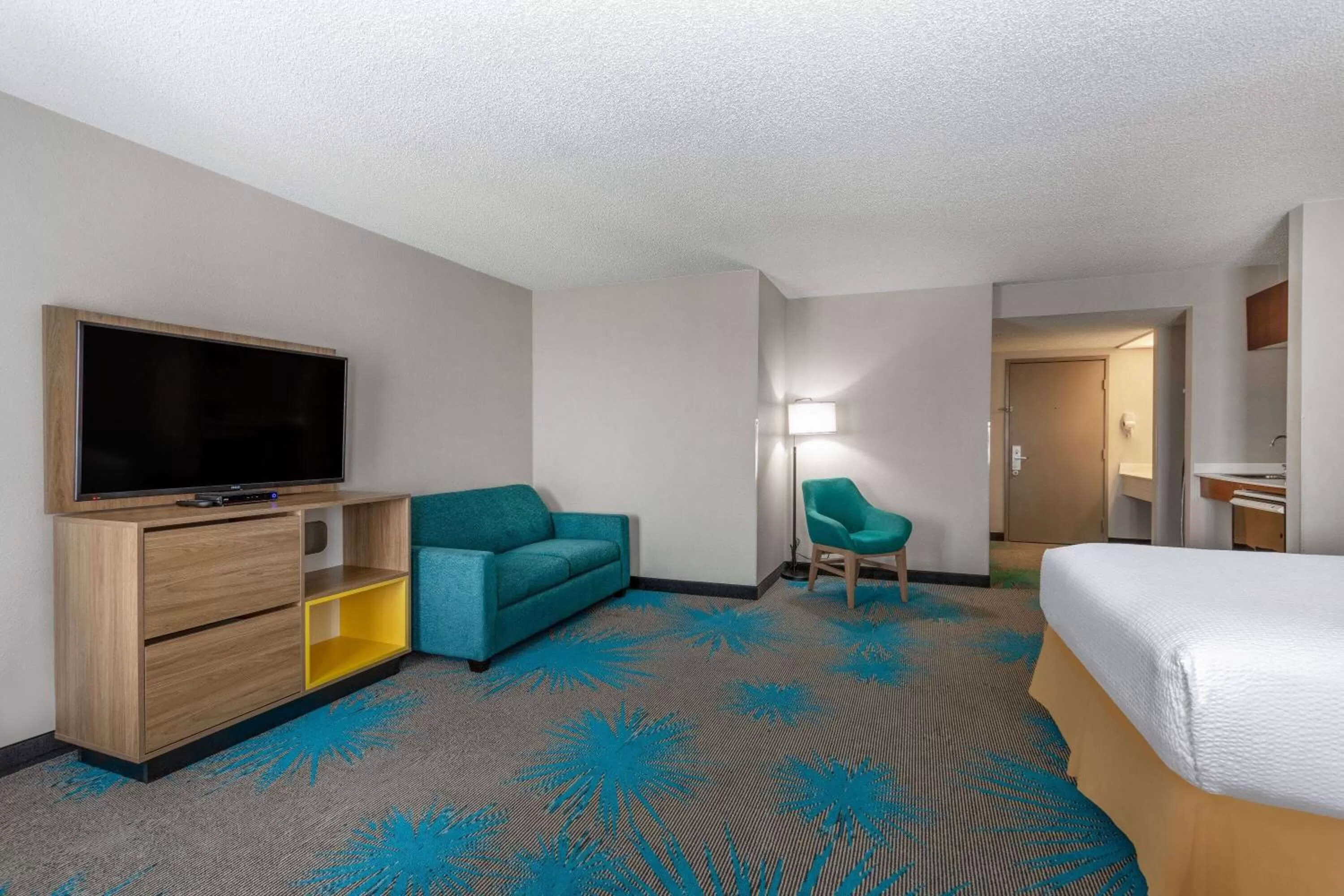 Bed in Days Inn & Suites by Wyndham Denver International Airport