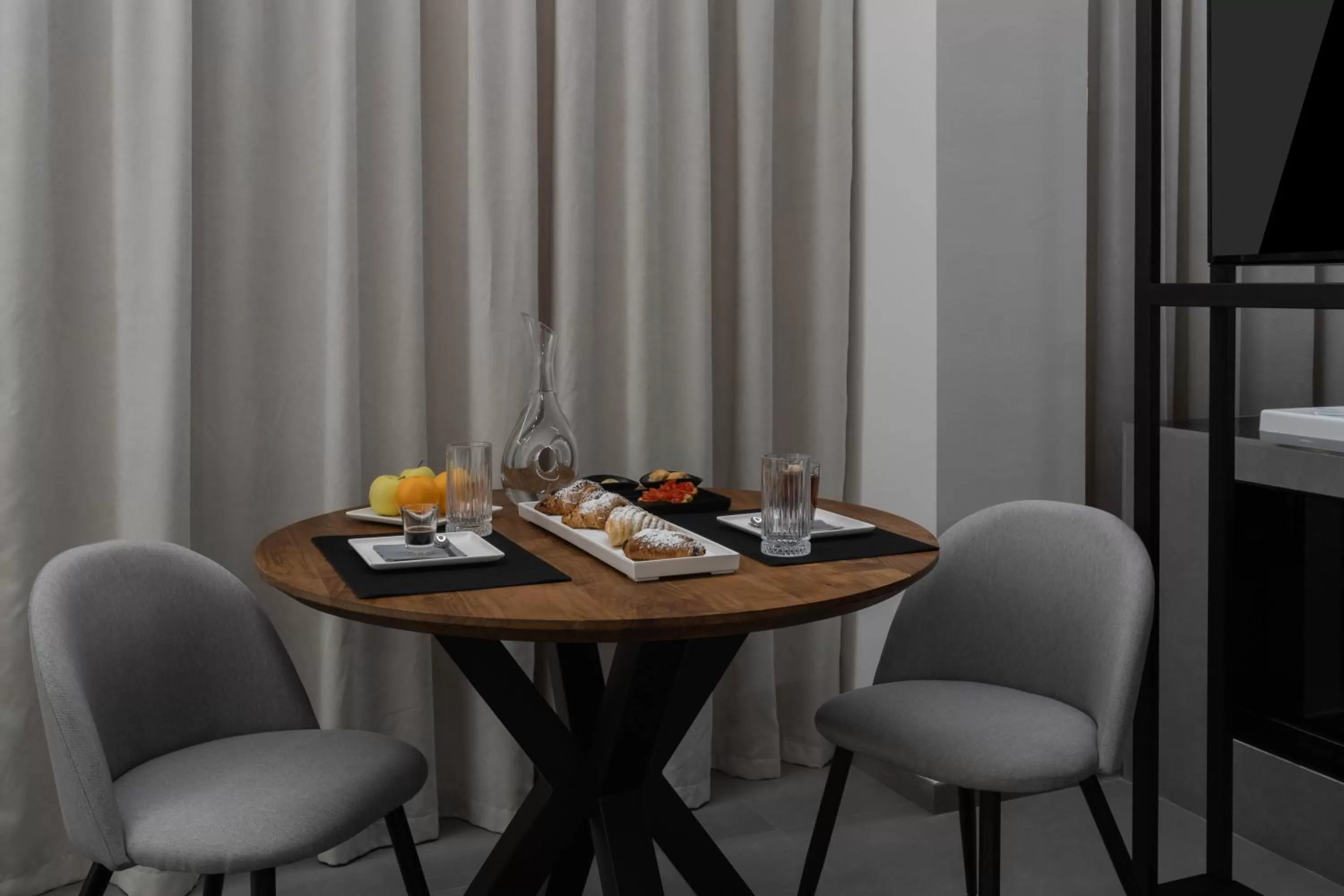 Food and drinks in Suite Palermo Apartment