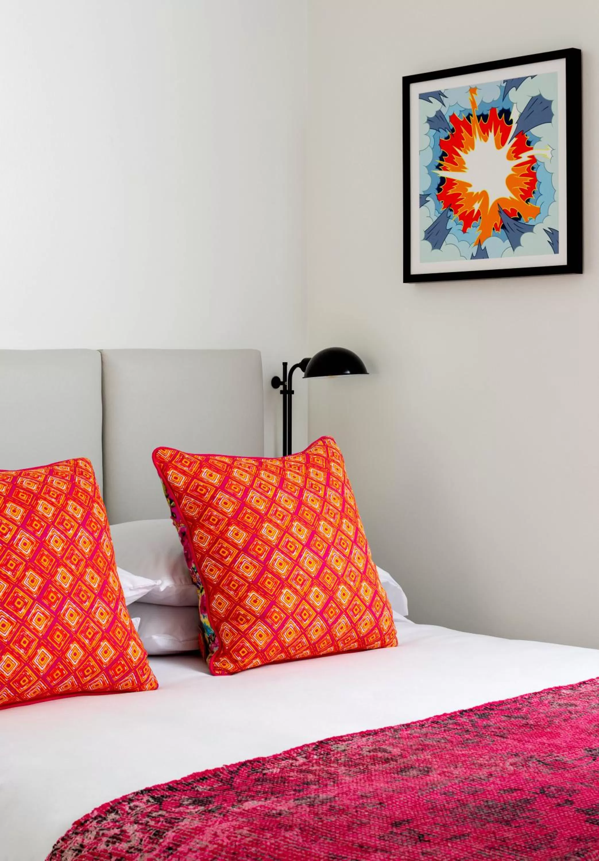 Bedroom, Bed in Bluebird Spa City Motor Lodge