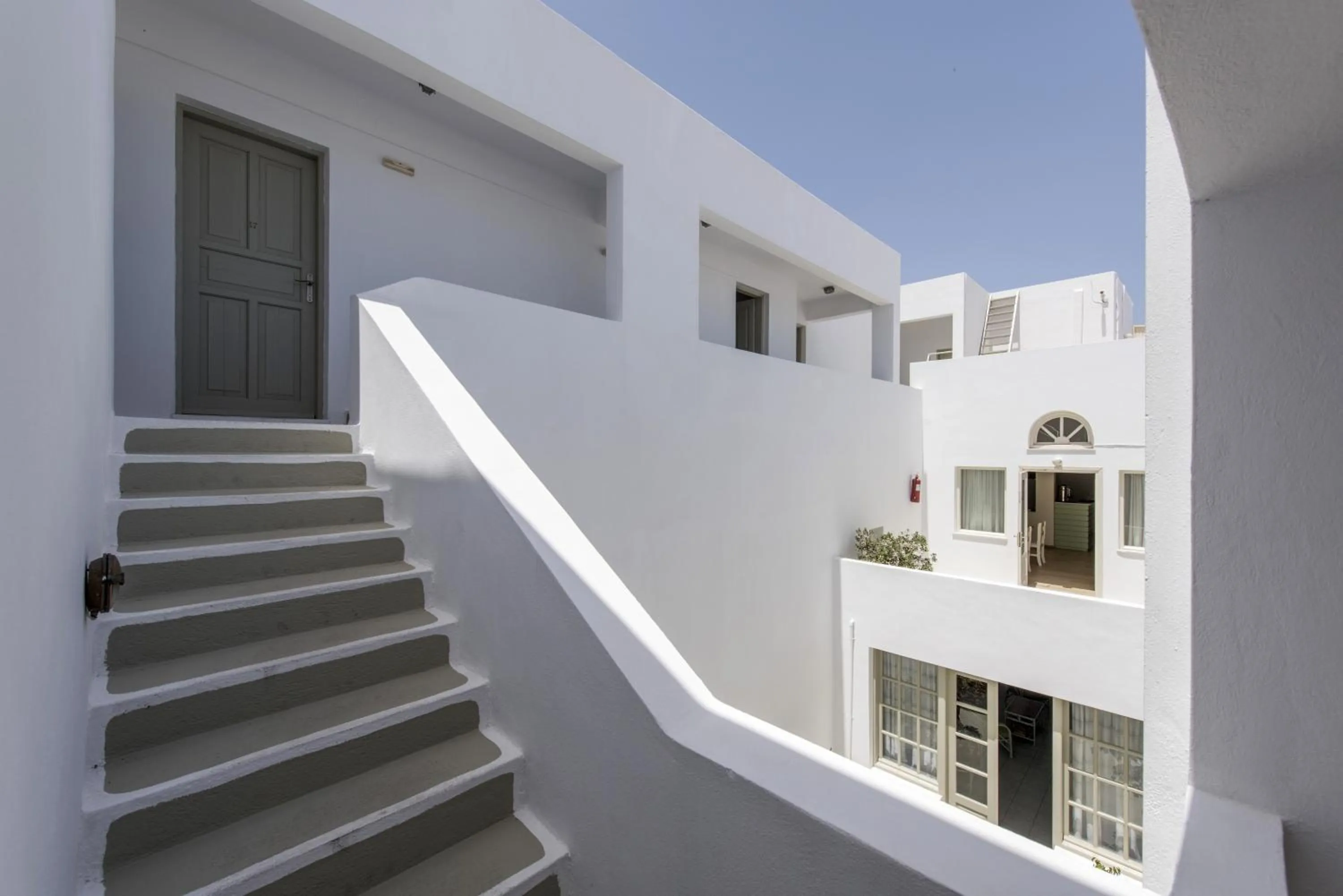 Decorative detail in Nissos Thira