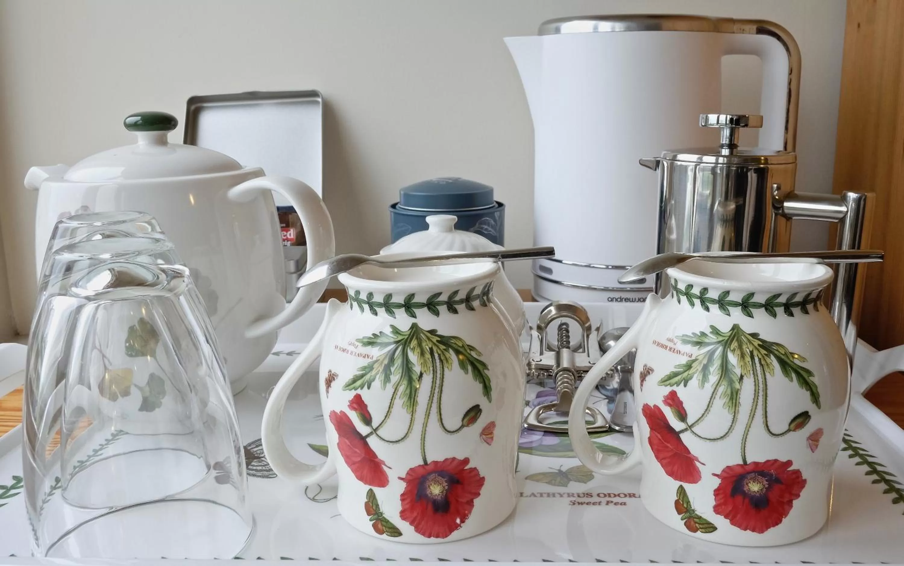 Coffee/tea facilities in Canaston Oaks