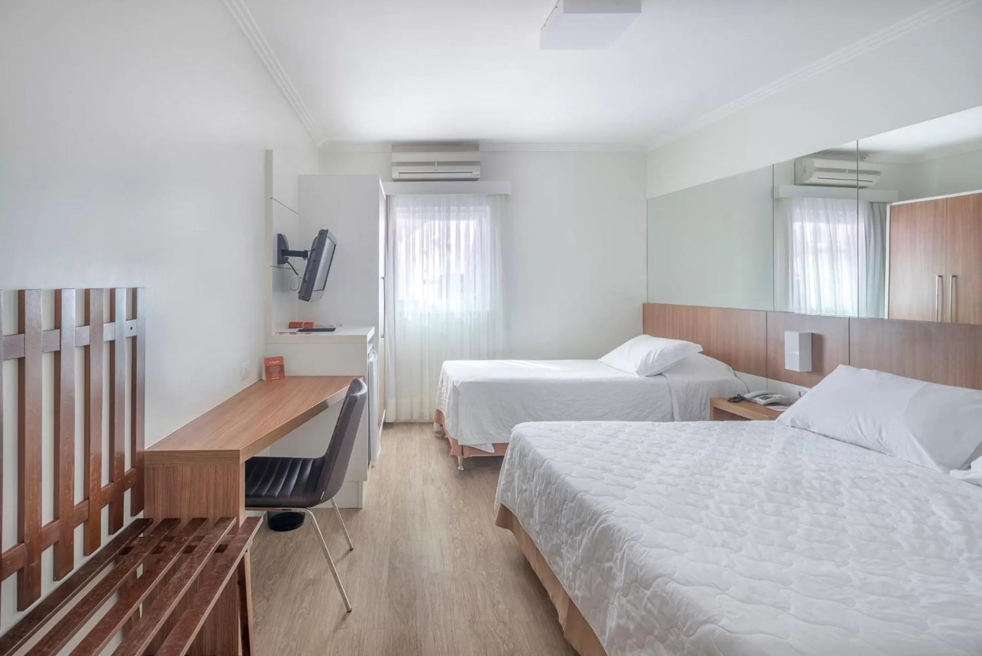 Bed in Hotel Glória