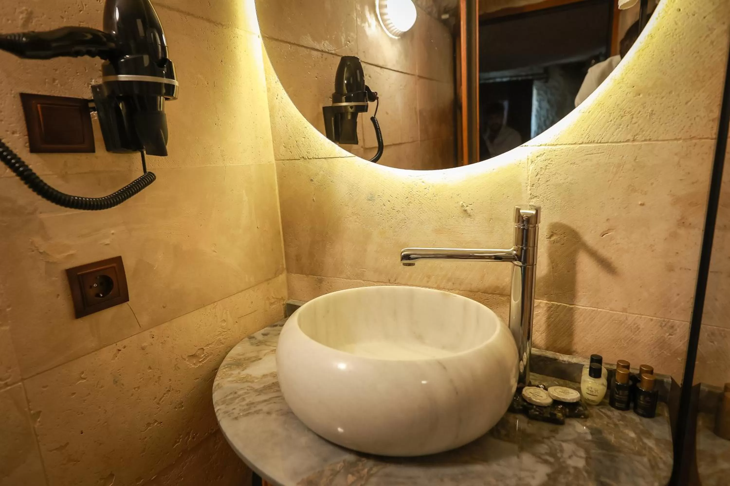 Shower in Mia Cappadocia Cave Hotel