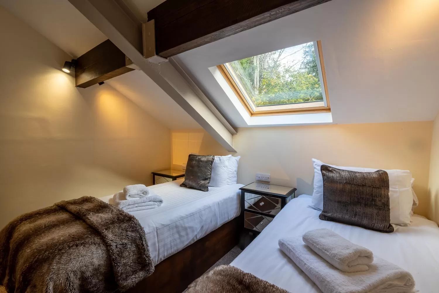 Bed in Lakes Hotel & Spa