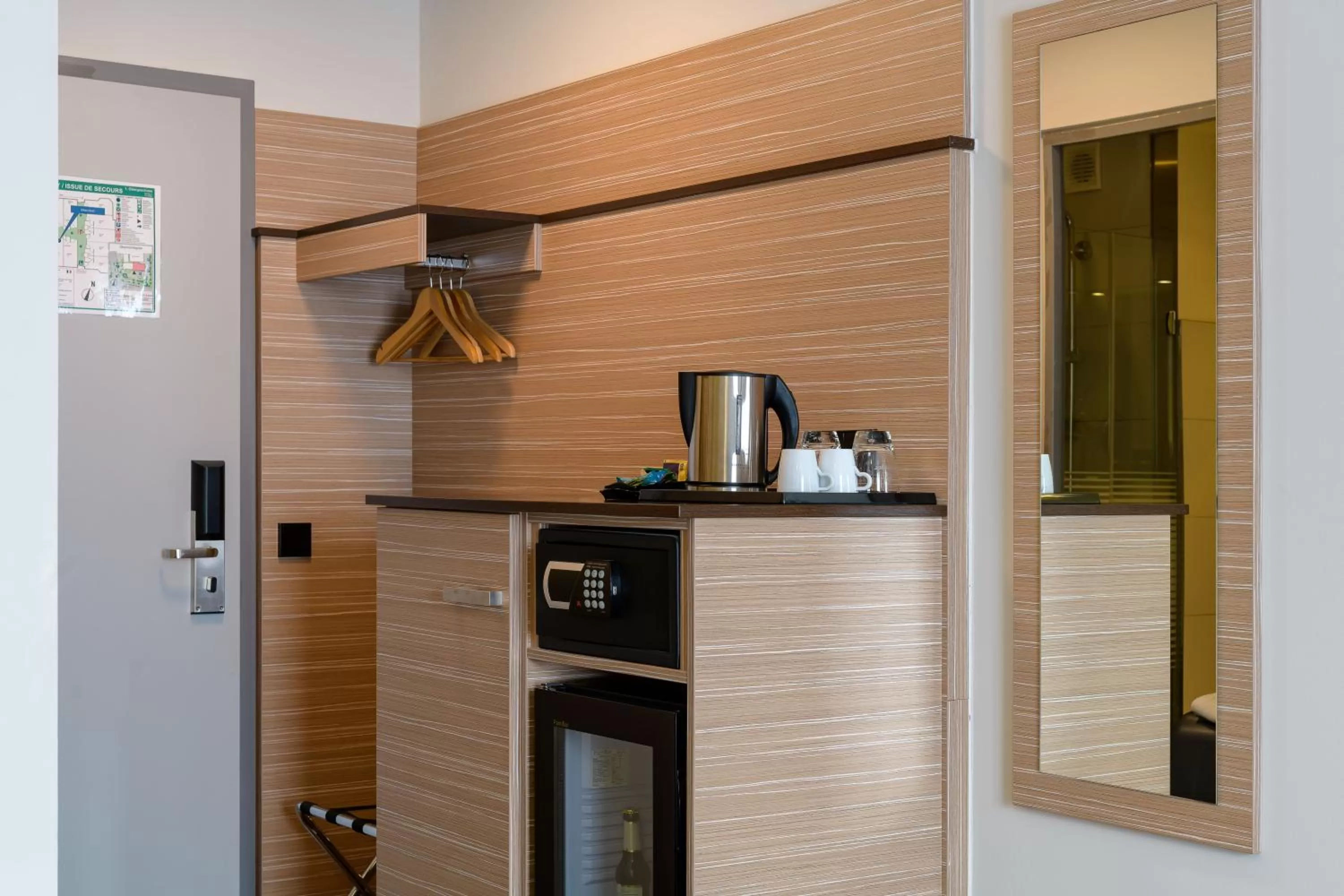 Coffee/tea facilities in Mercure Hotel Stuttgart Gerlingen