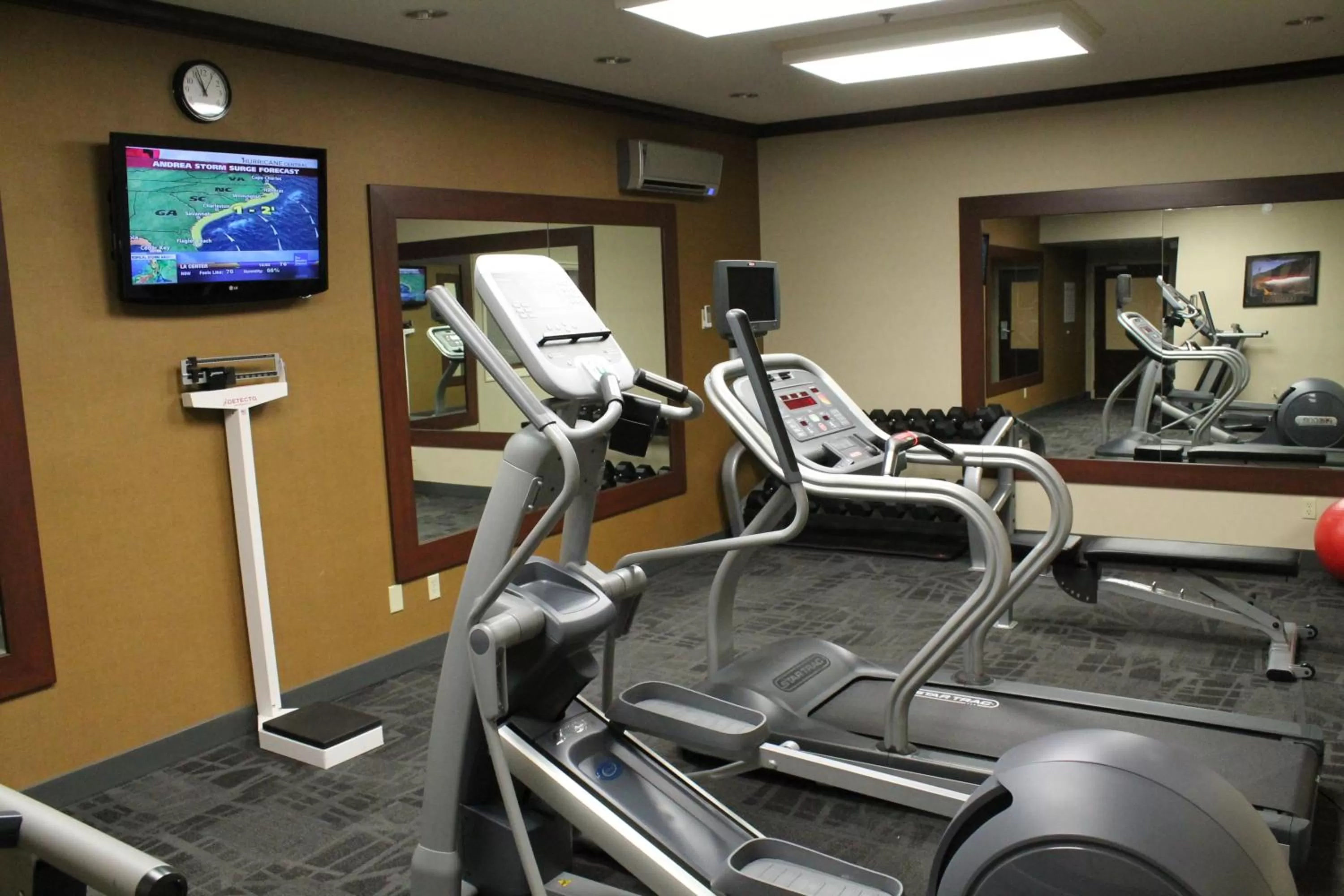 Fitness centre/facilities in Auburn Place Hotel & Suites Paducah