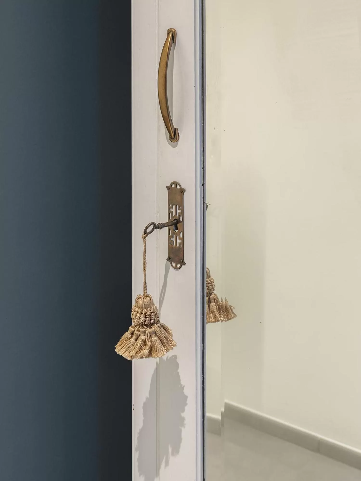 Decorative detail in Living u HomeSuites