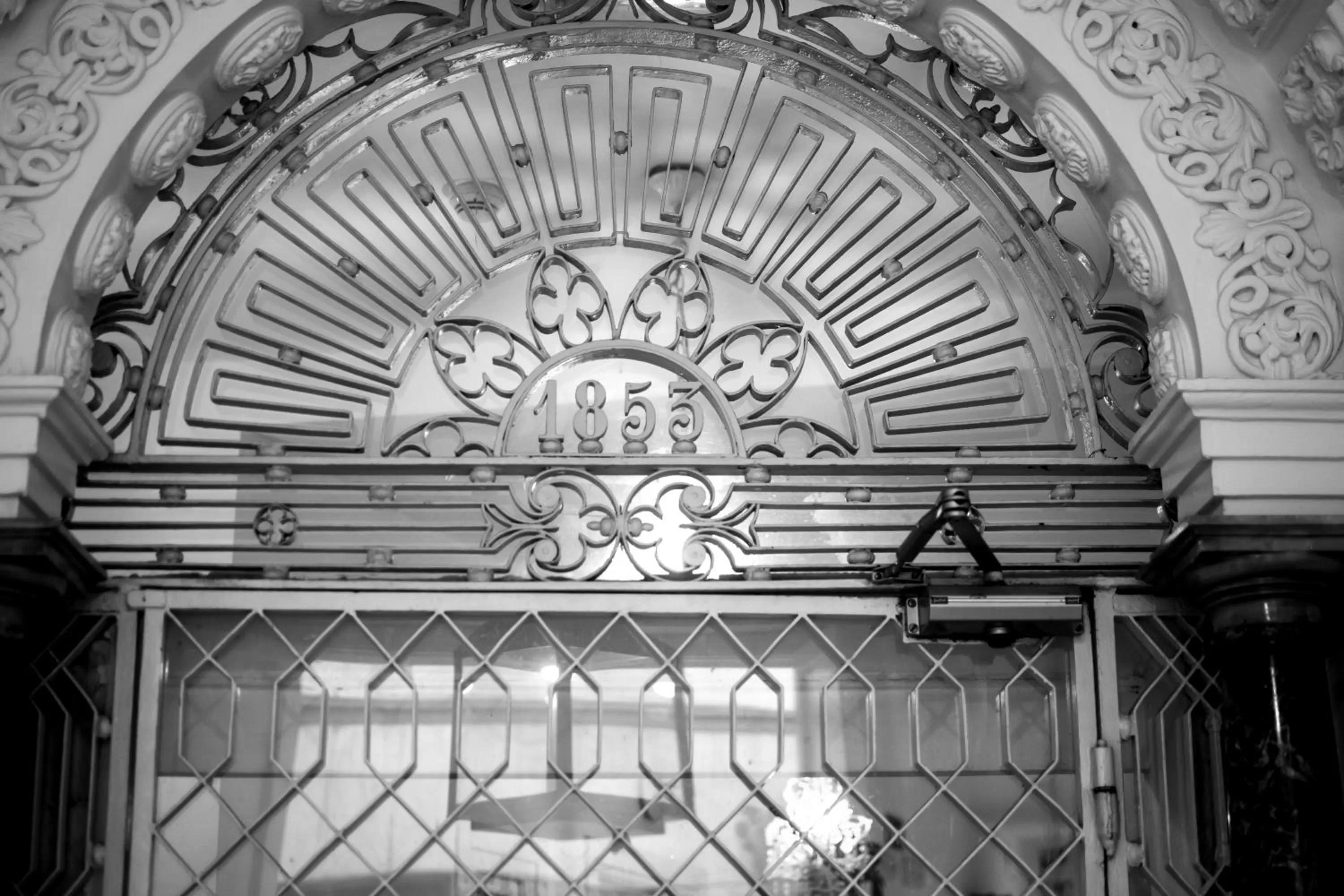 Decorative detail in Un Patio al Sur