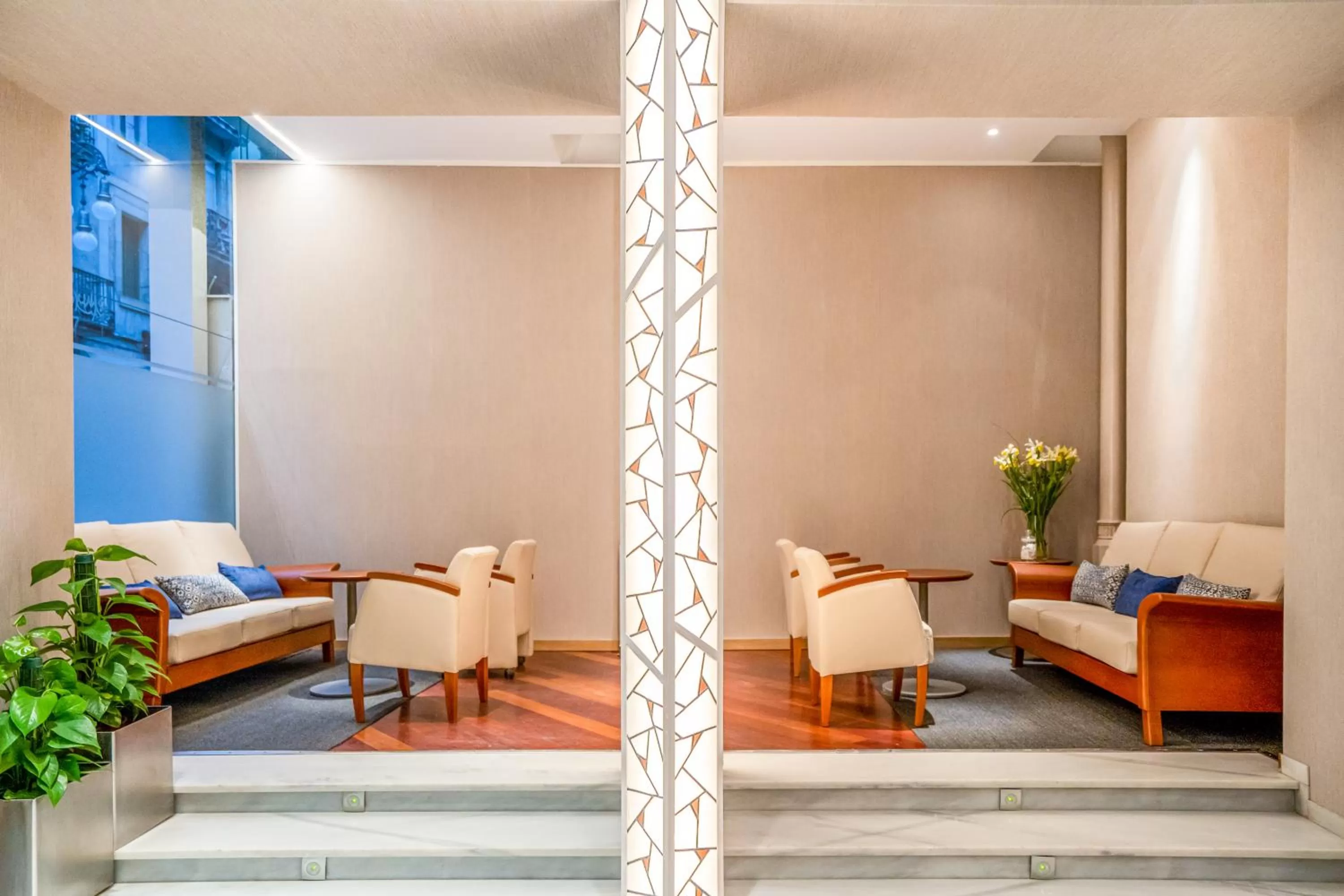 Communal lounge/ TV room in Hotel Rialto