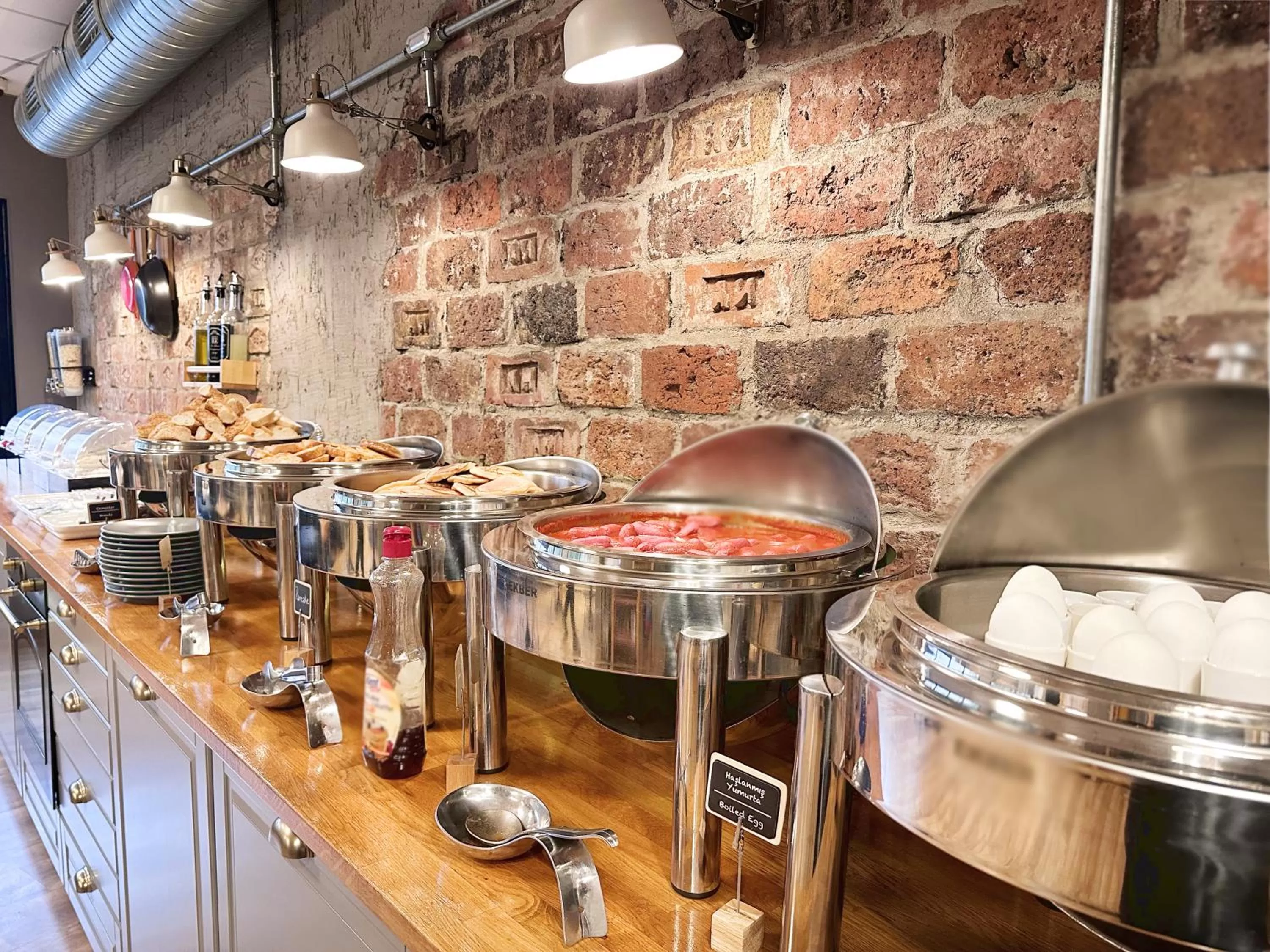 Breakfast in My Dora Hotel