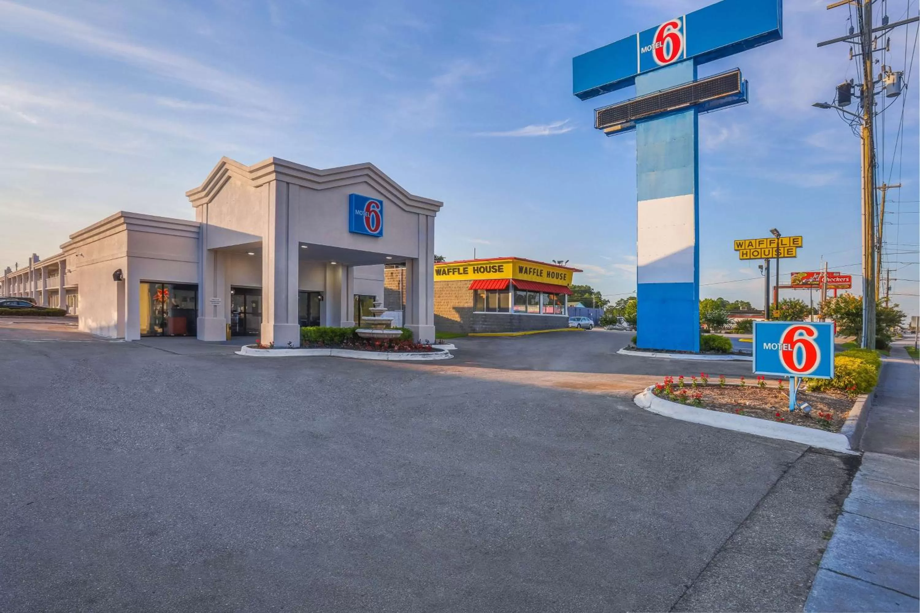 Property building in Motel 6-Jacksonville, NC