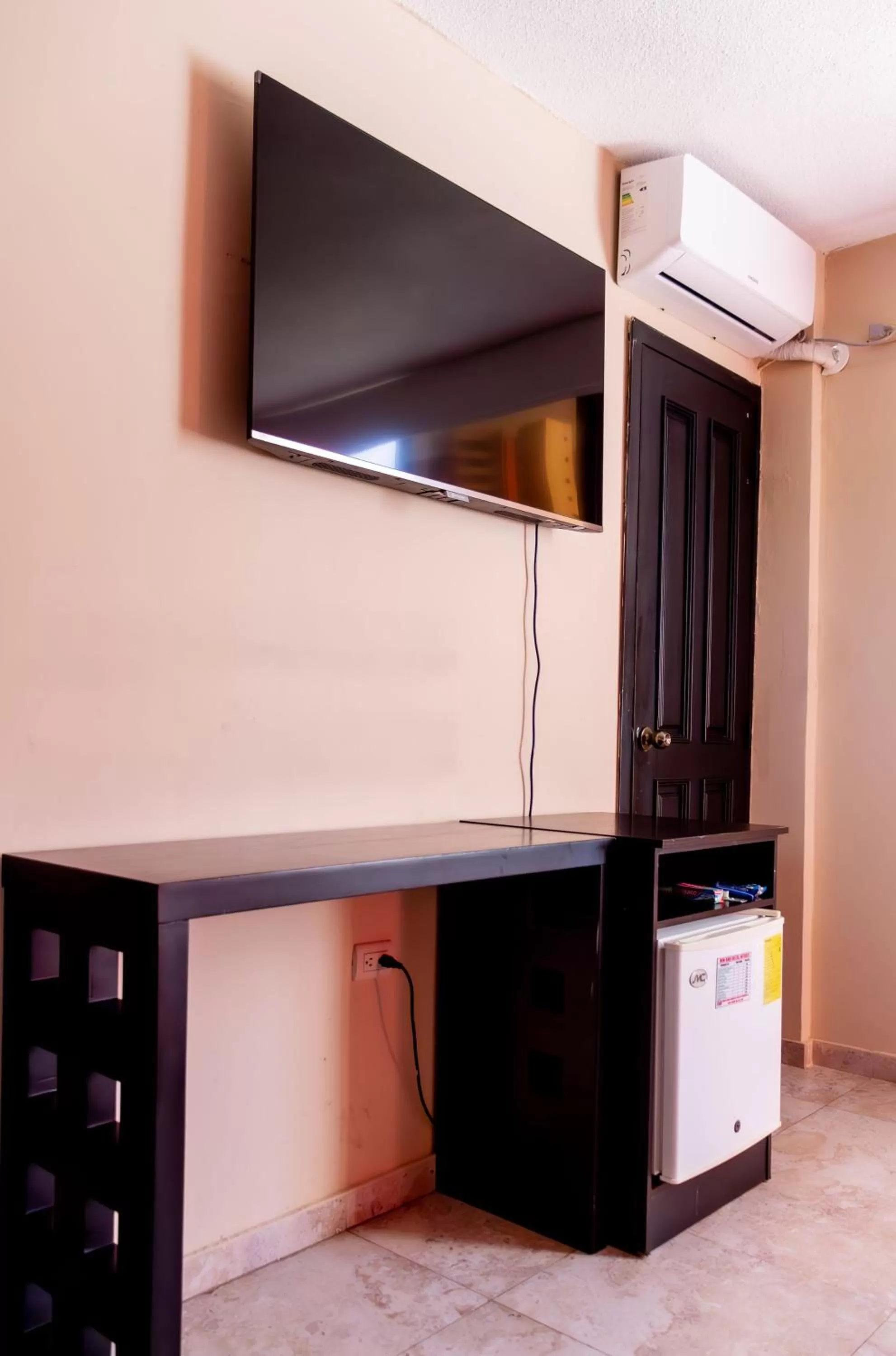 TV/Entertainment Center in Hostal Antares