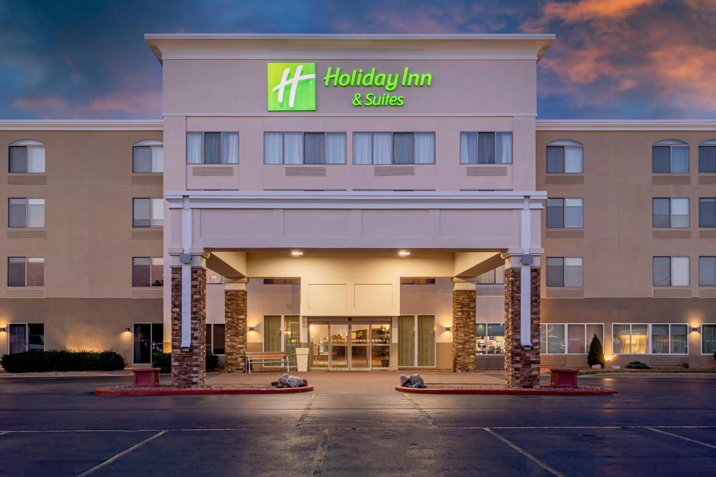 Property building in Holiday Inn & Suites Wausau-Rothschild by IHG