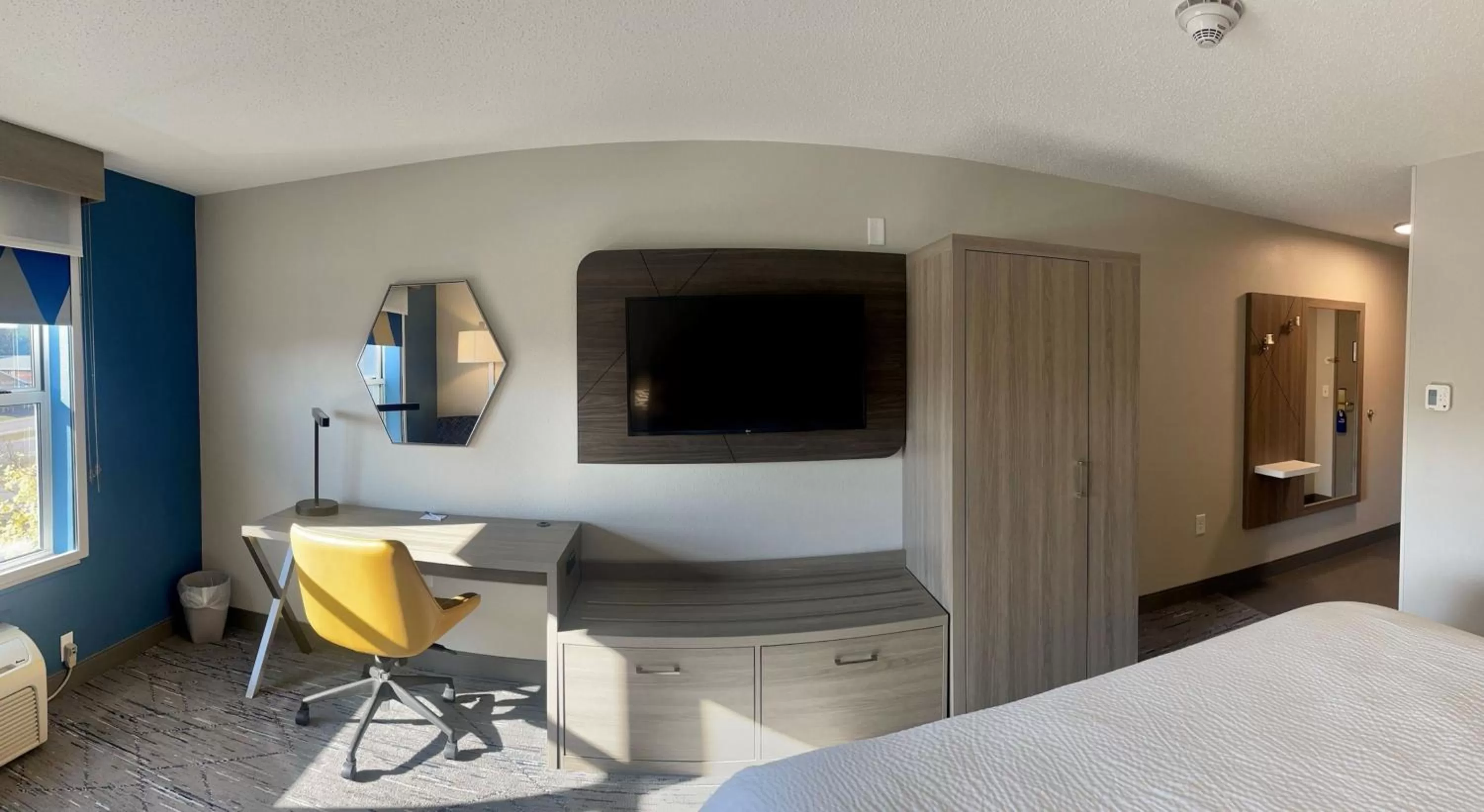 Standard King Room - Non-Smoking  in Holiday Inn Express & Suites Marquette, an IHG Hotel