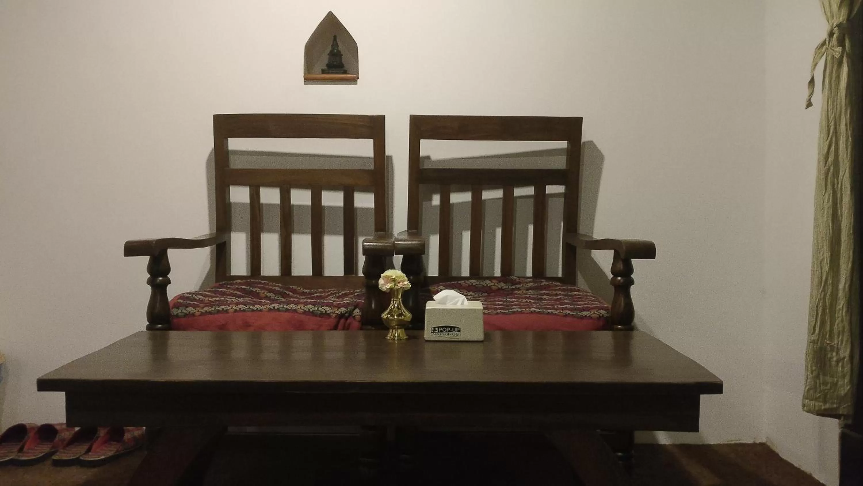 Seating area, Bed in Temple House