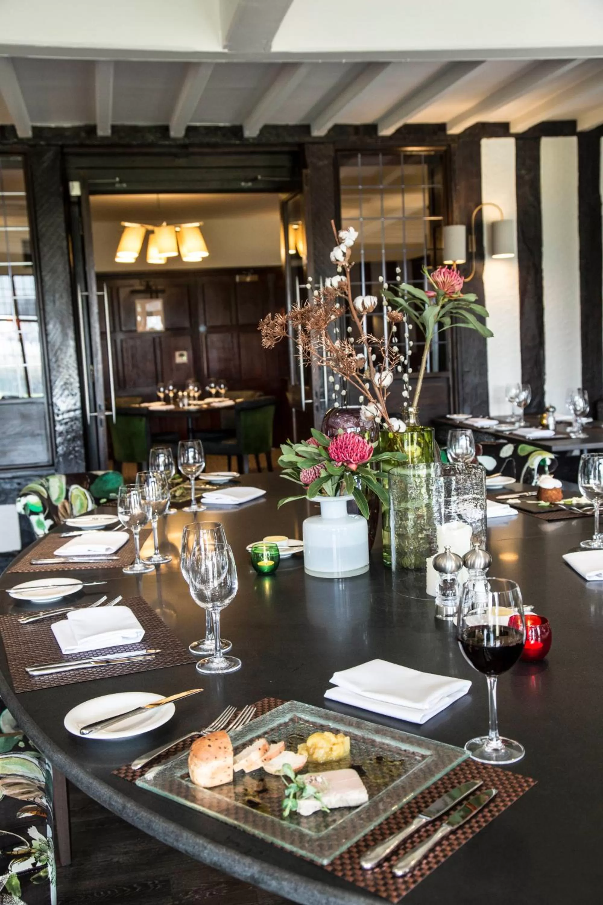 Restaurant/places to eat in Hogarths Stone Manor