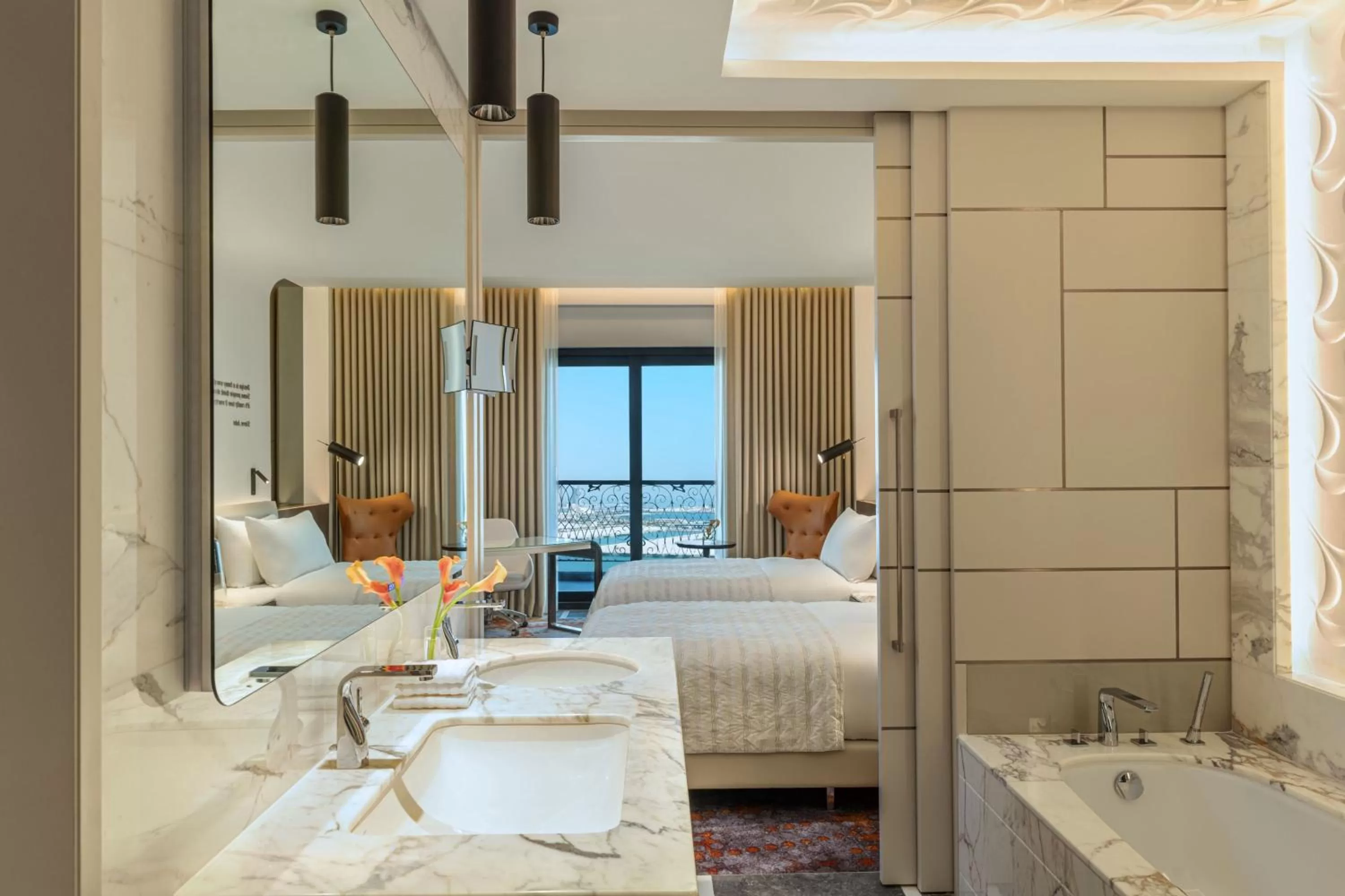 Bedroom, Bed in Le Royal Méridien Place Vendôme Lusail