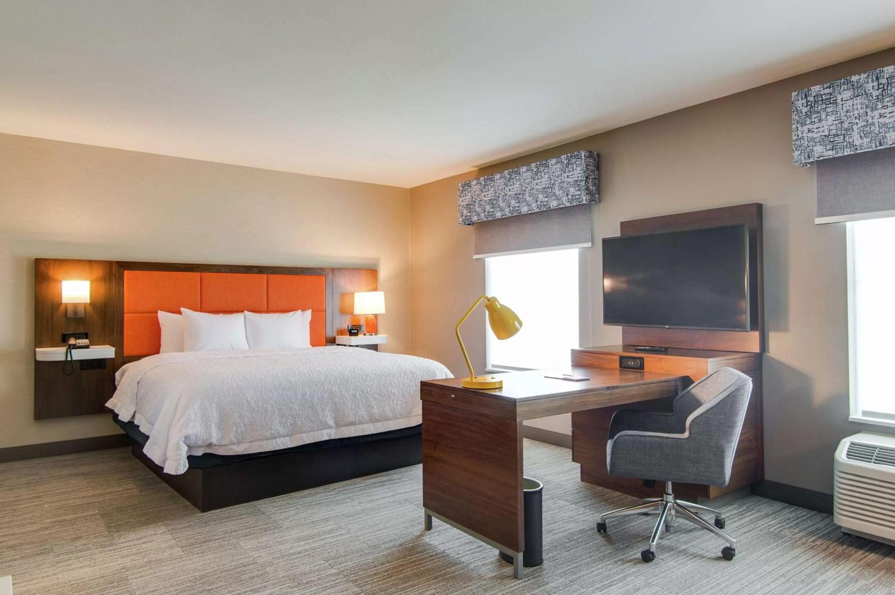 Bedroom, Bed in Hampton Inn & Suites by Hilton Nashville North Skyline