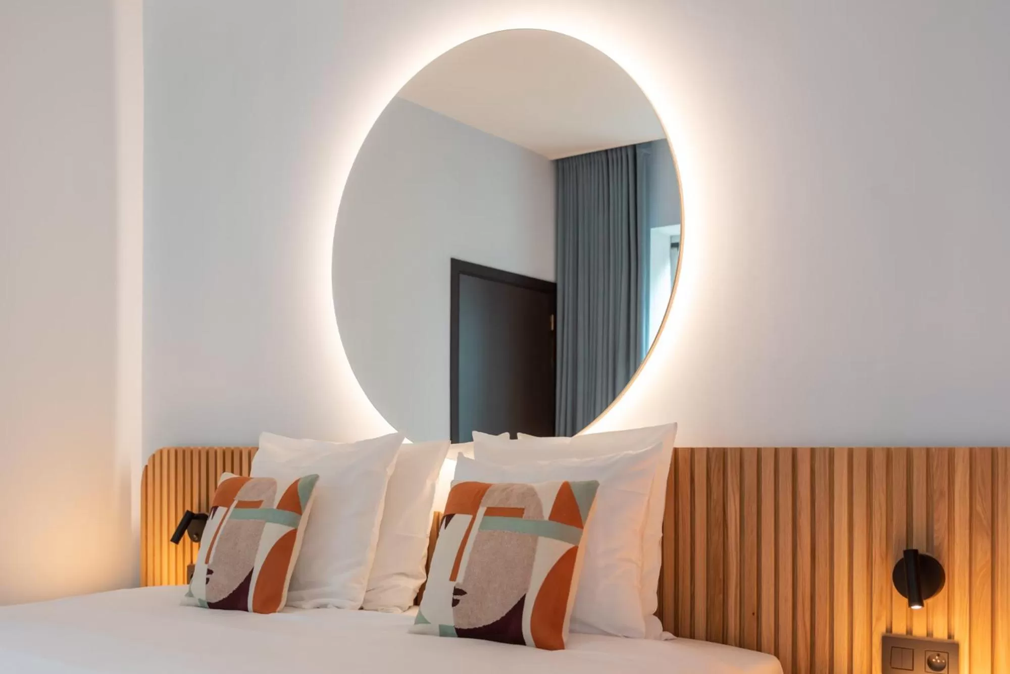 Bedroom, Bed in Mah Hotel