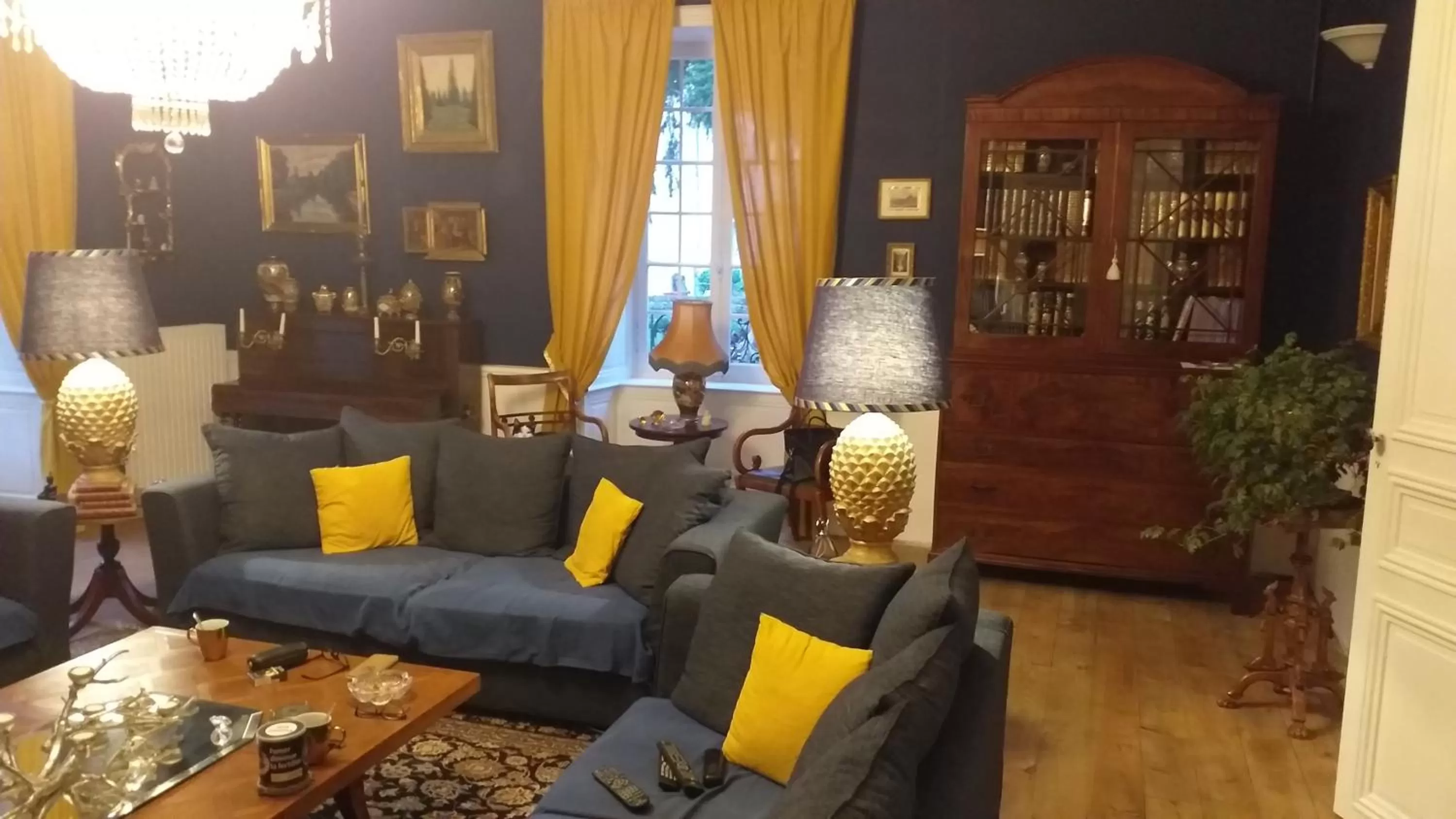 Family Room with Bathroom in Le CLOS BOURBON