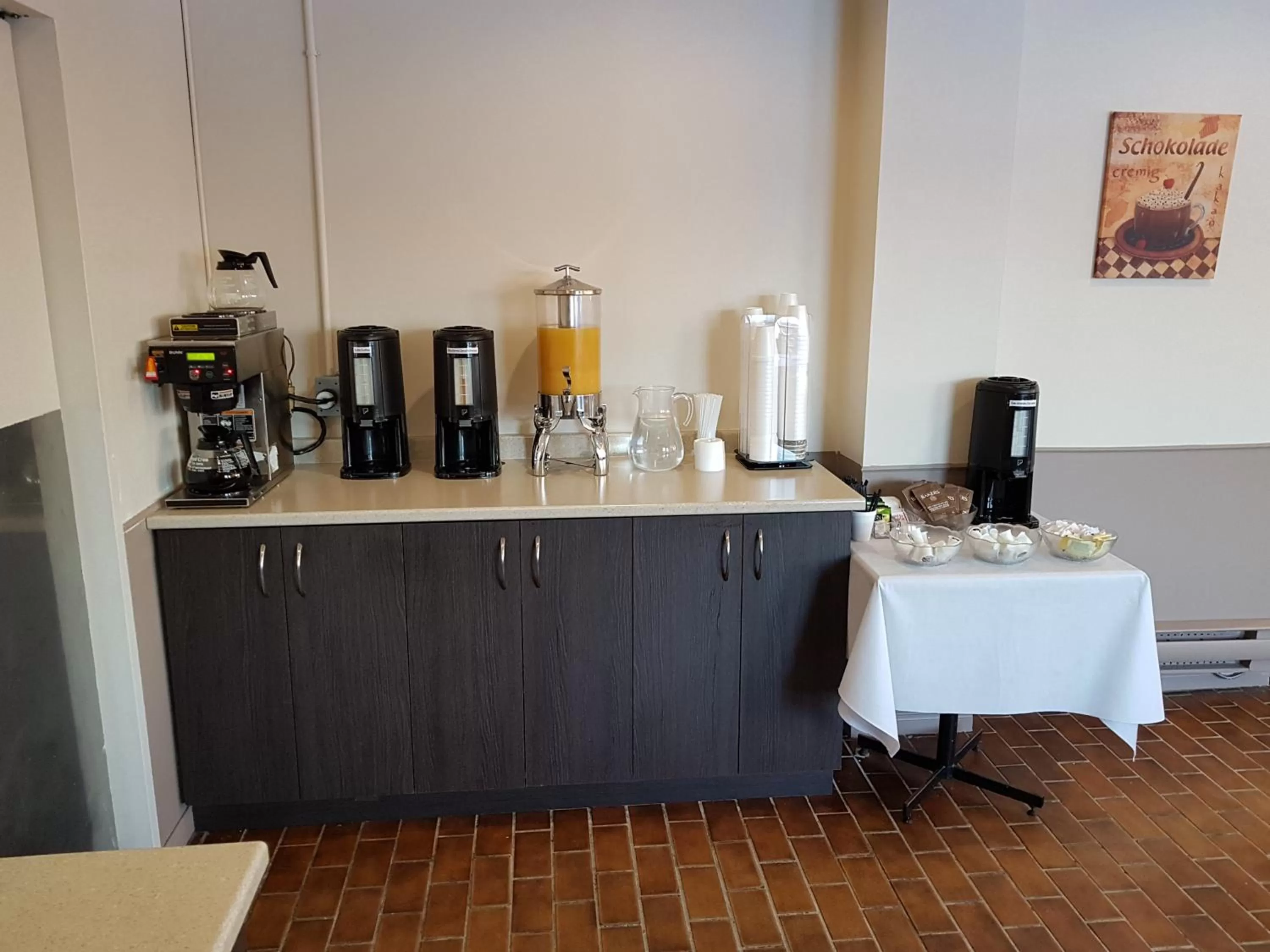 Coffee/tea facilities in Travelodge by Wyndham Baie Comeau