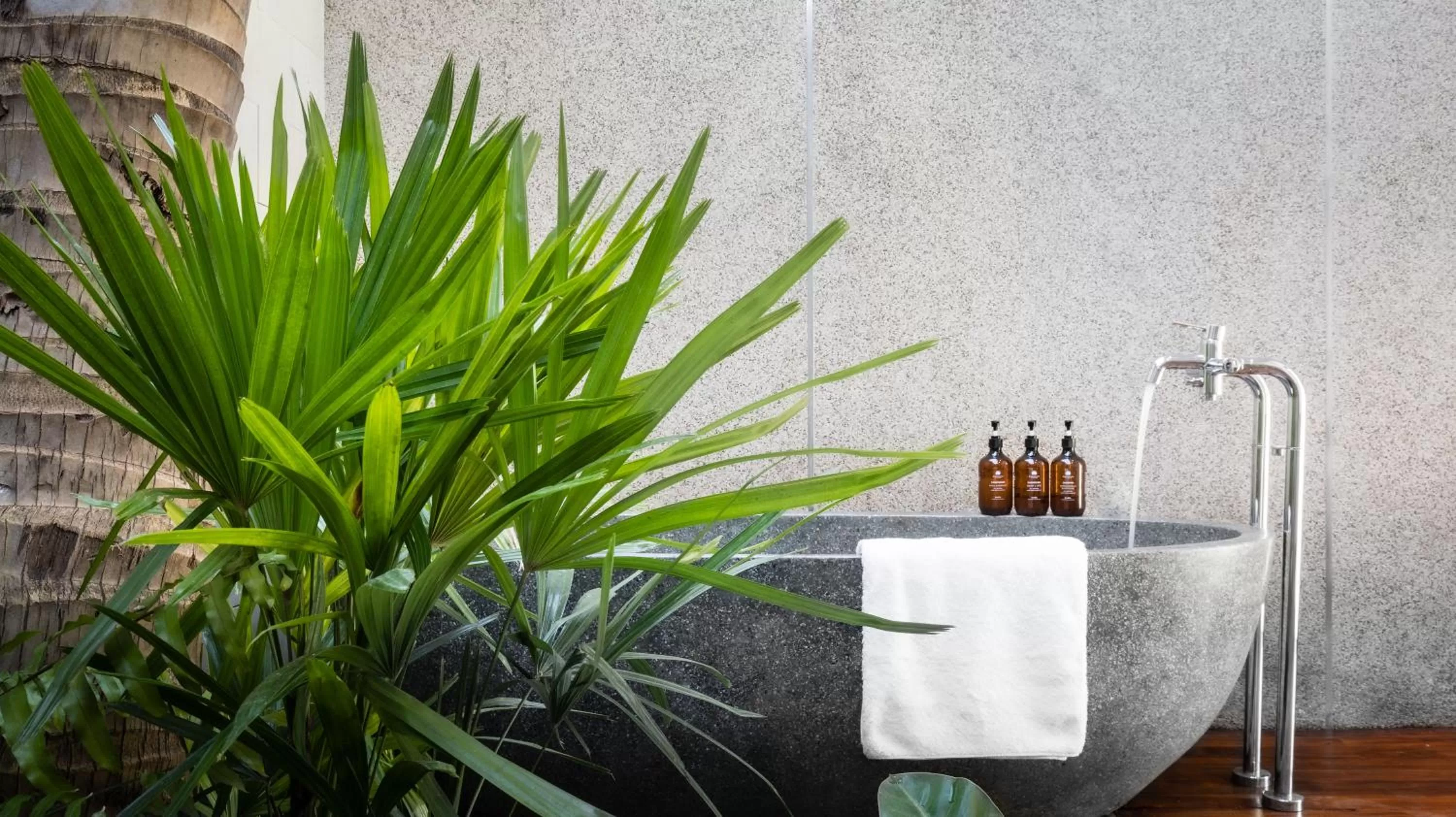 Bathroom in Shintana Saya La Maison