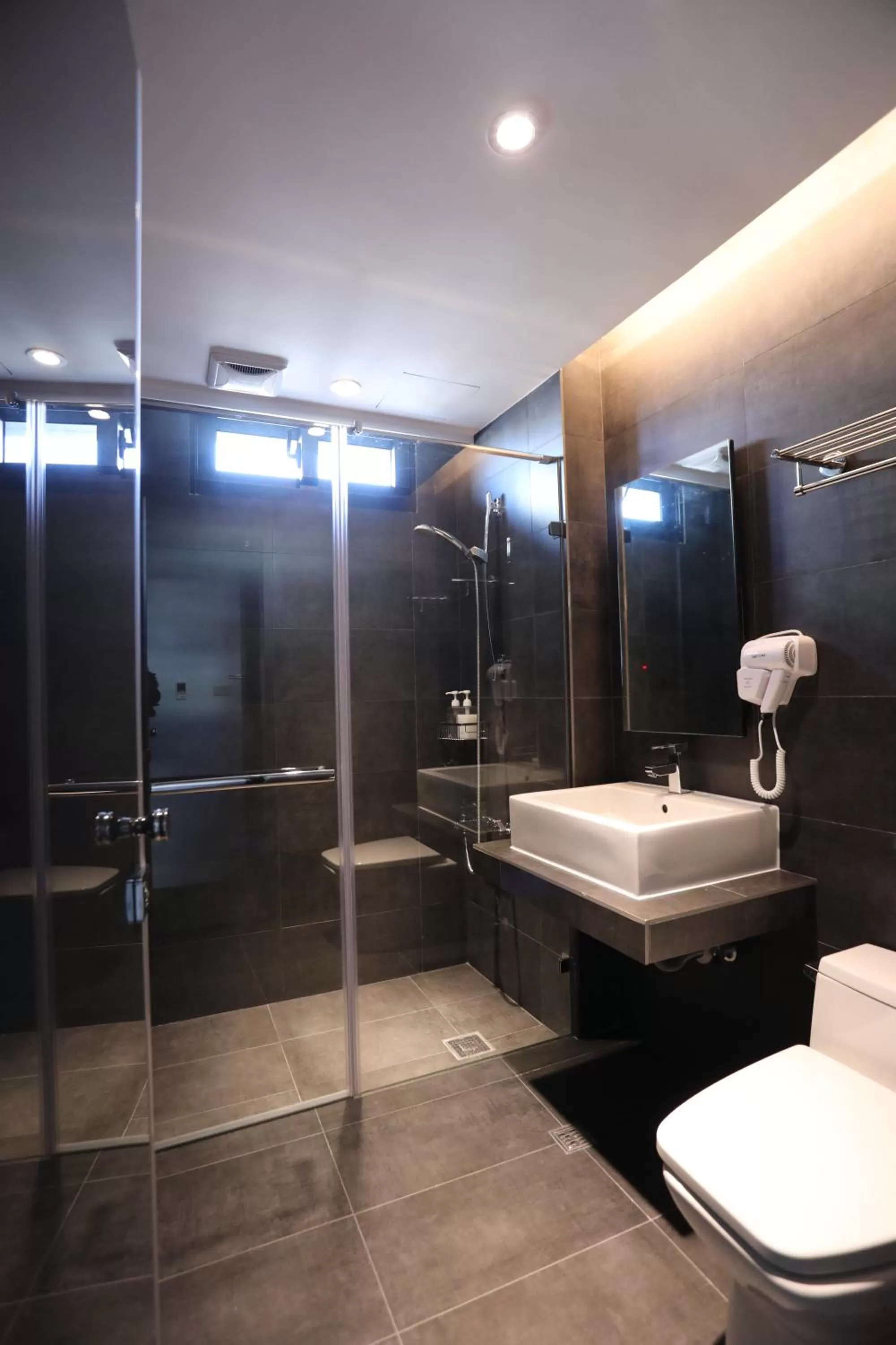 Shower in Wountain Hotel