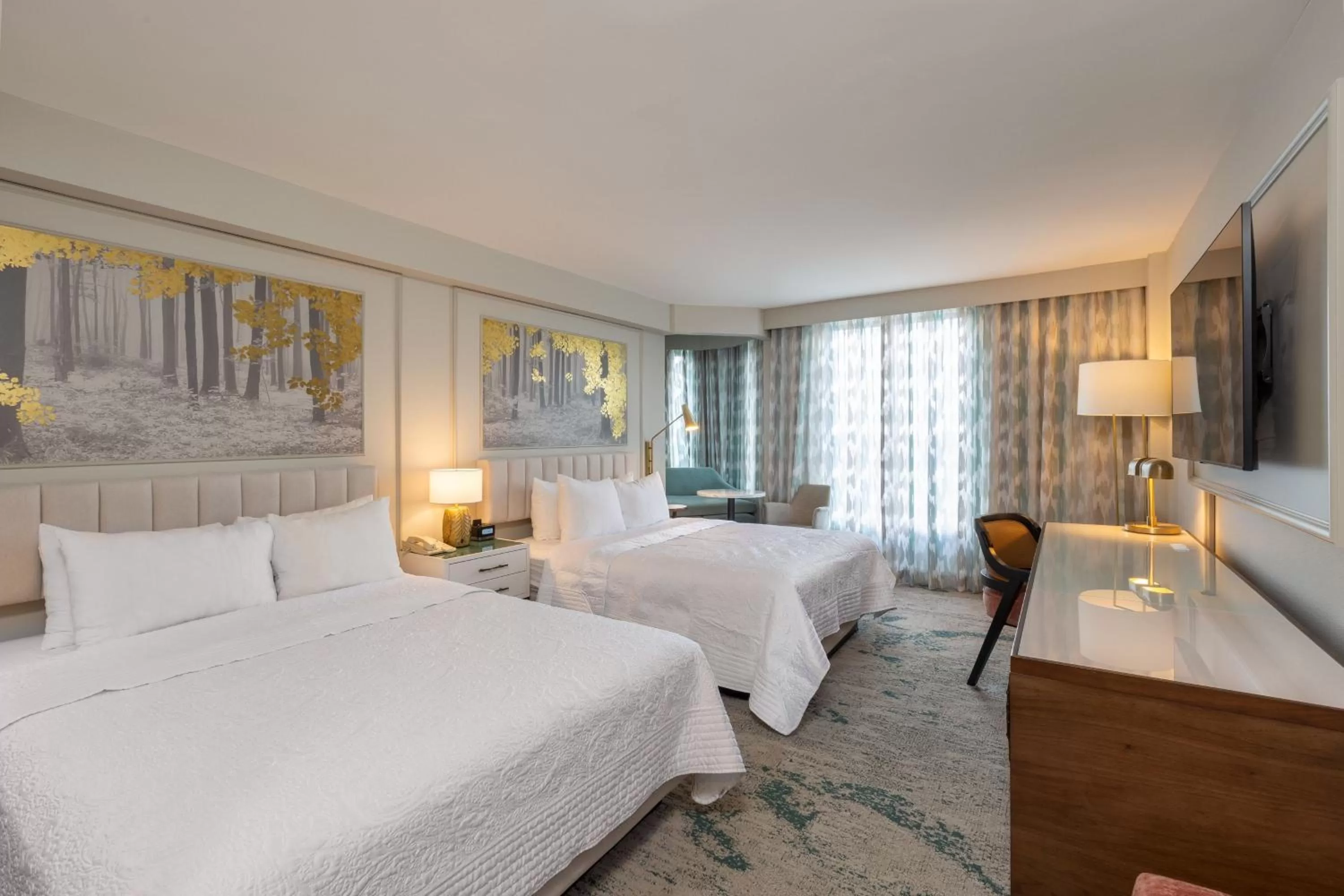 Photo of the whole room, Bed in Castle Hotel, Autograph Collection