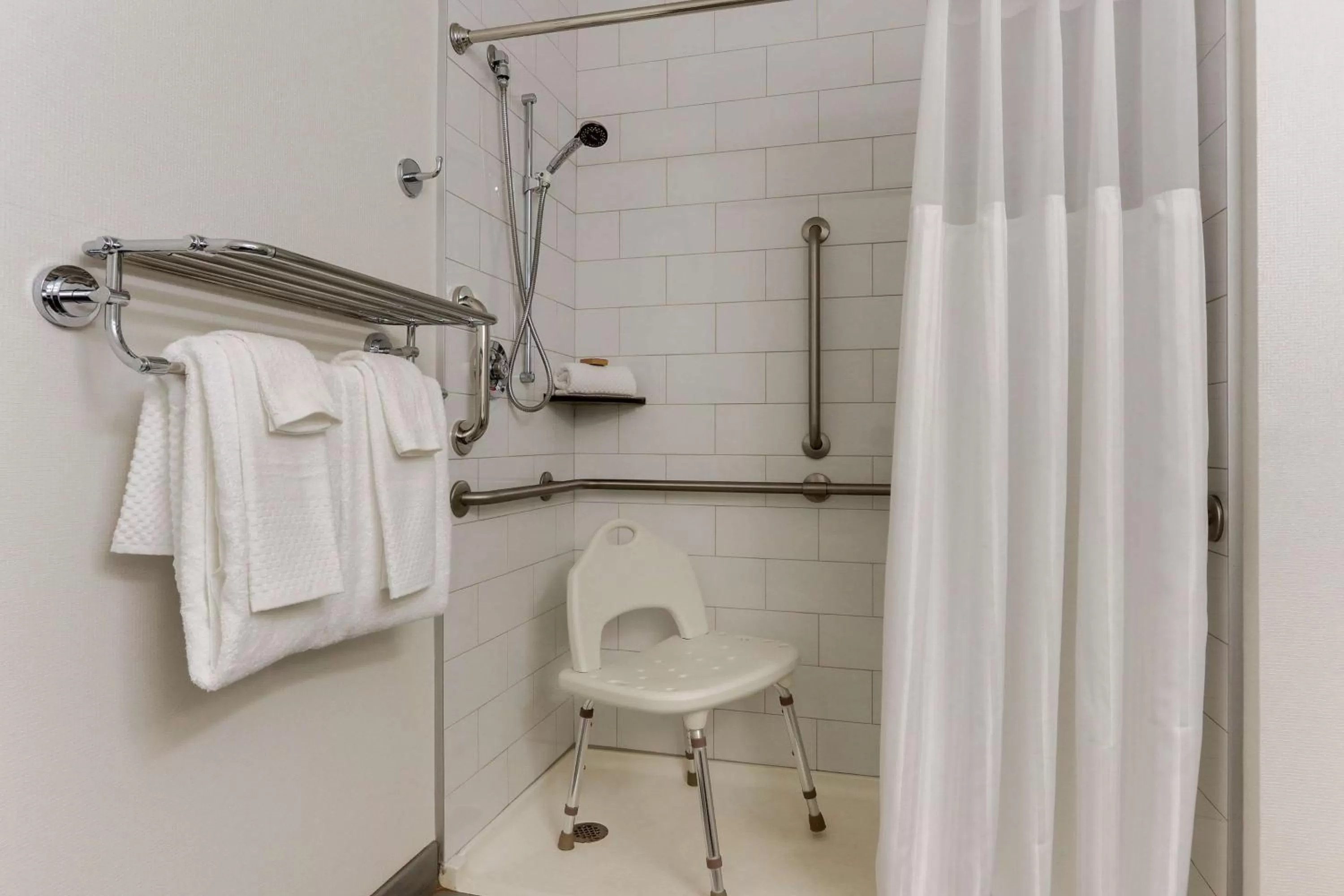 Bathroom in DoubleTree by Hilton St. Louis Forest Park