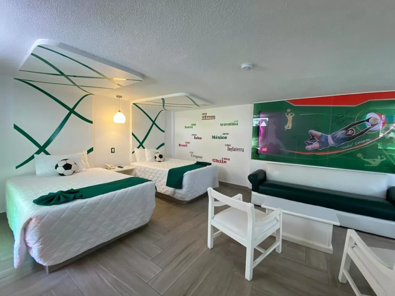 Photo of the whole room, Bed in Hotel Medrano Temáticas and Business Rooms Aguascalientes